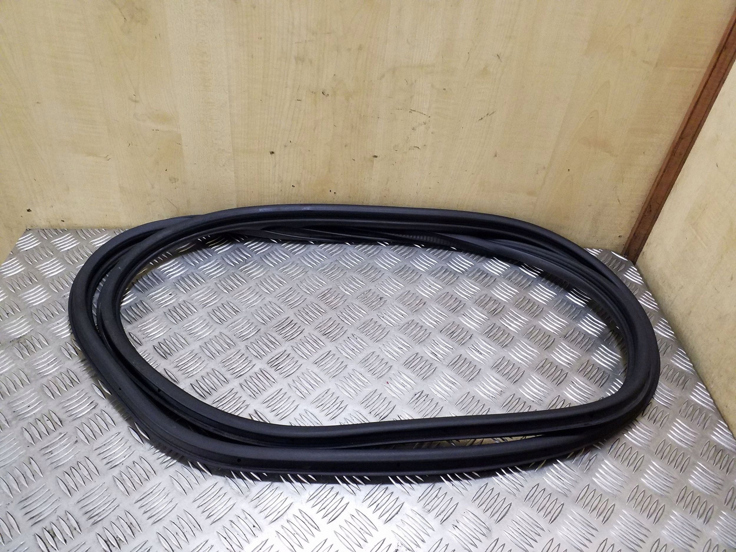 Joint de porte avant gauche Opel Corsa E 13189011 image 2
