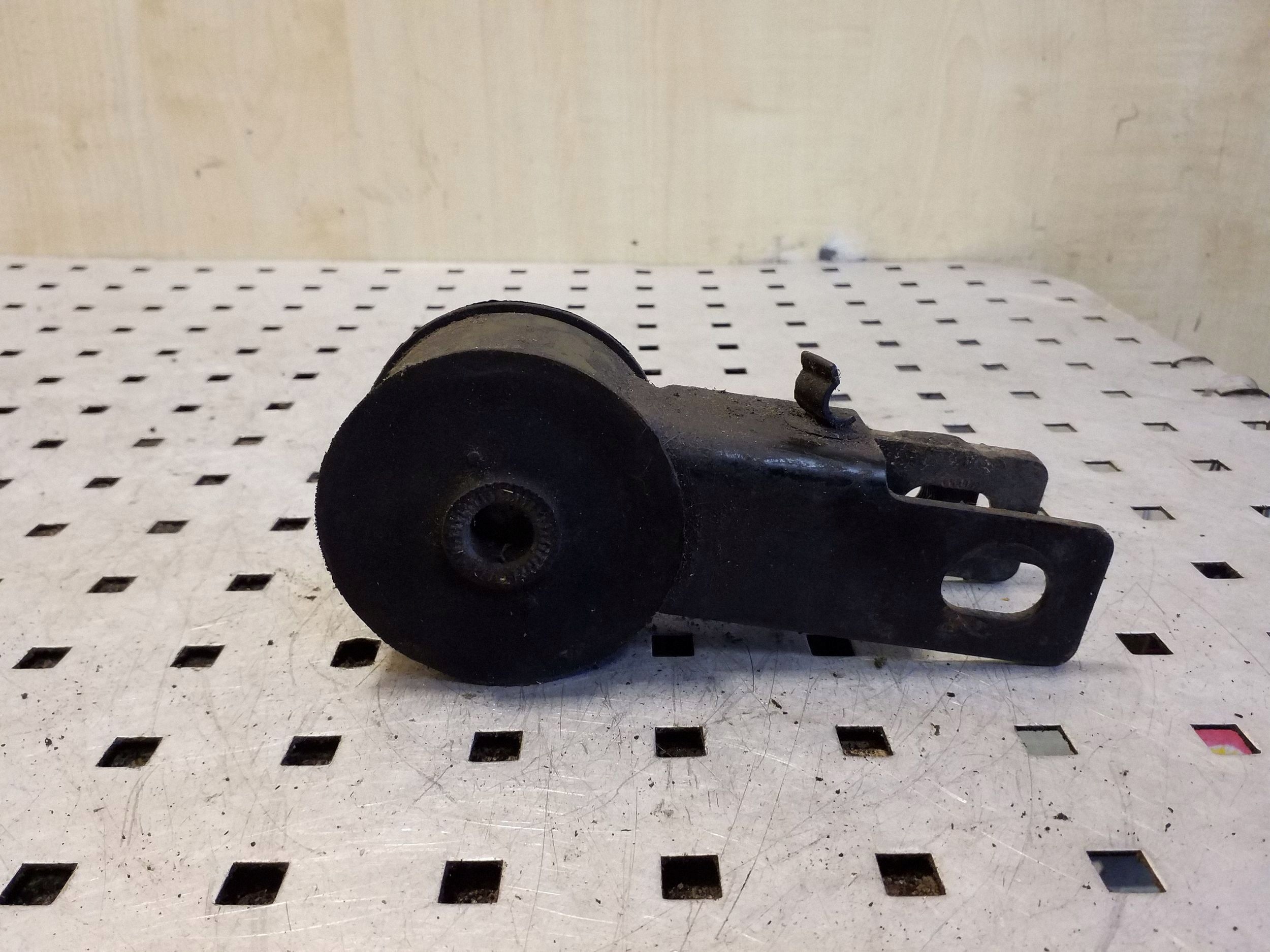 Front Engine Mount Land Rover Freelander 1.8L W177367 image 4