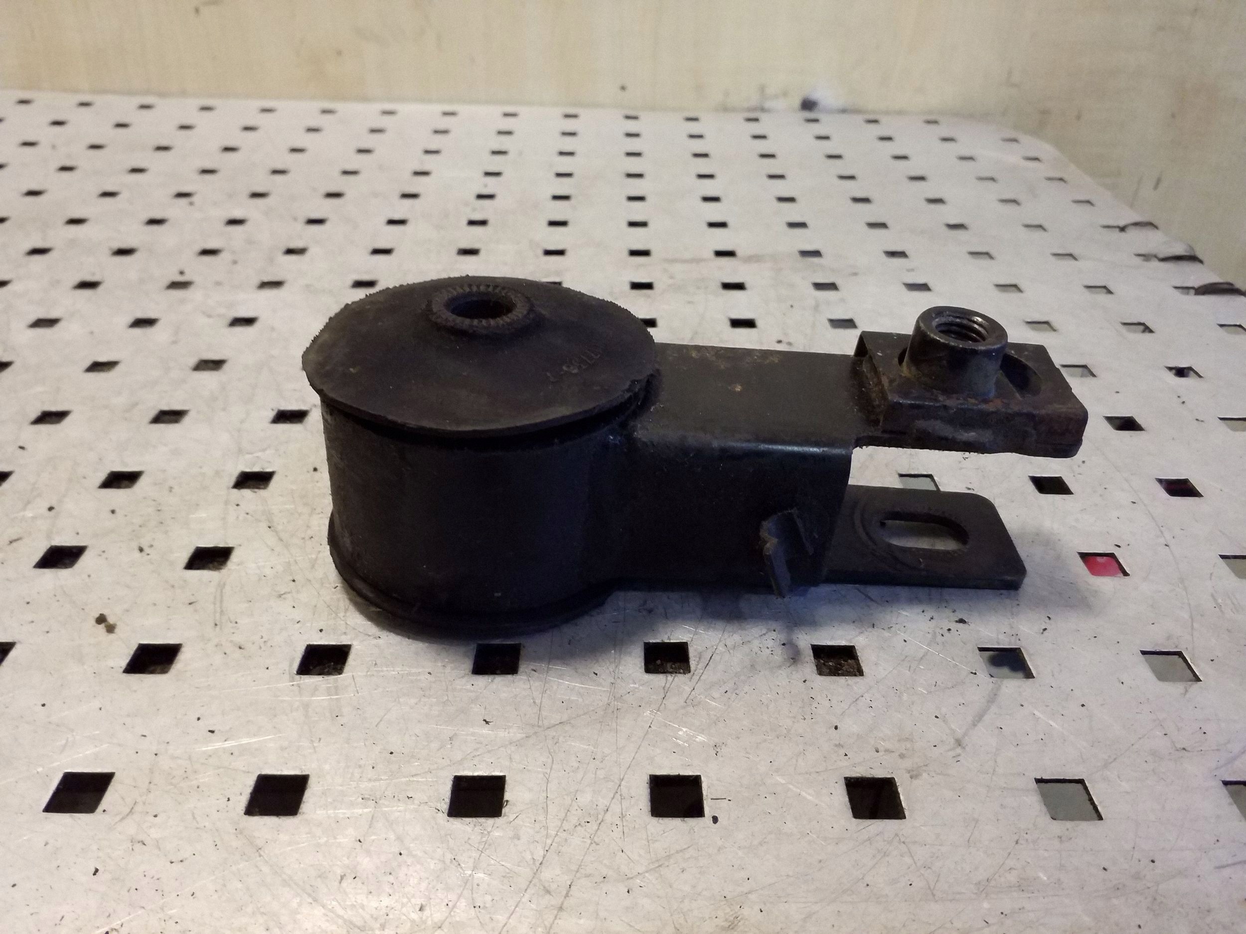 Front Engine Mount Land Rover Freelander 1.8L W177367 image 5