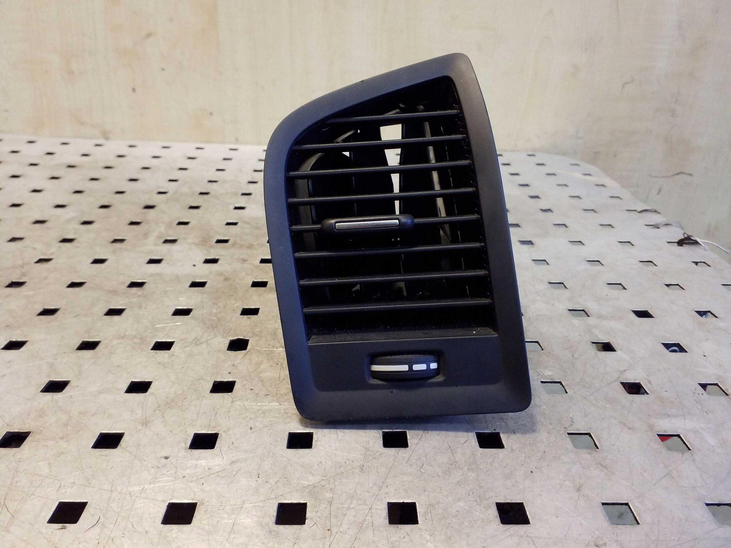 Grille d'aération Volvo XC60 gauche 1009820 image 2