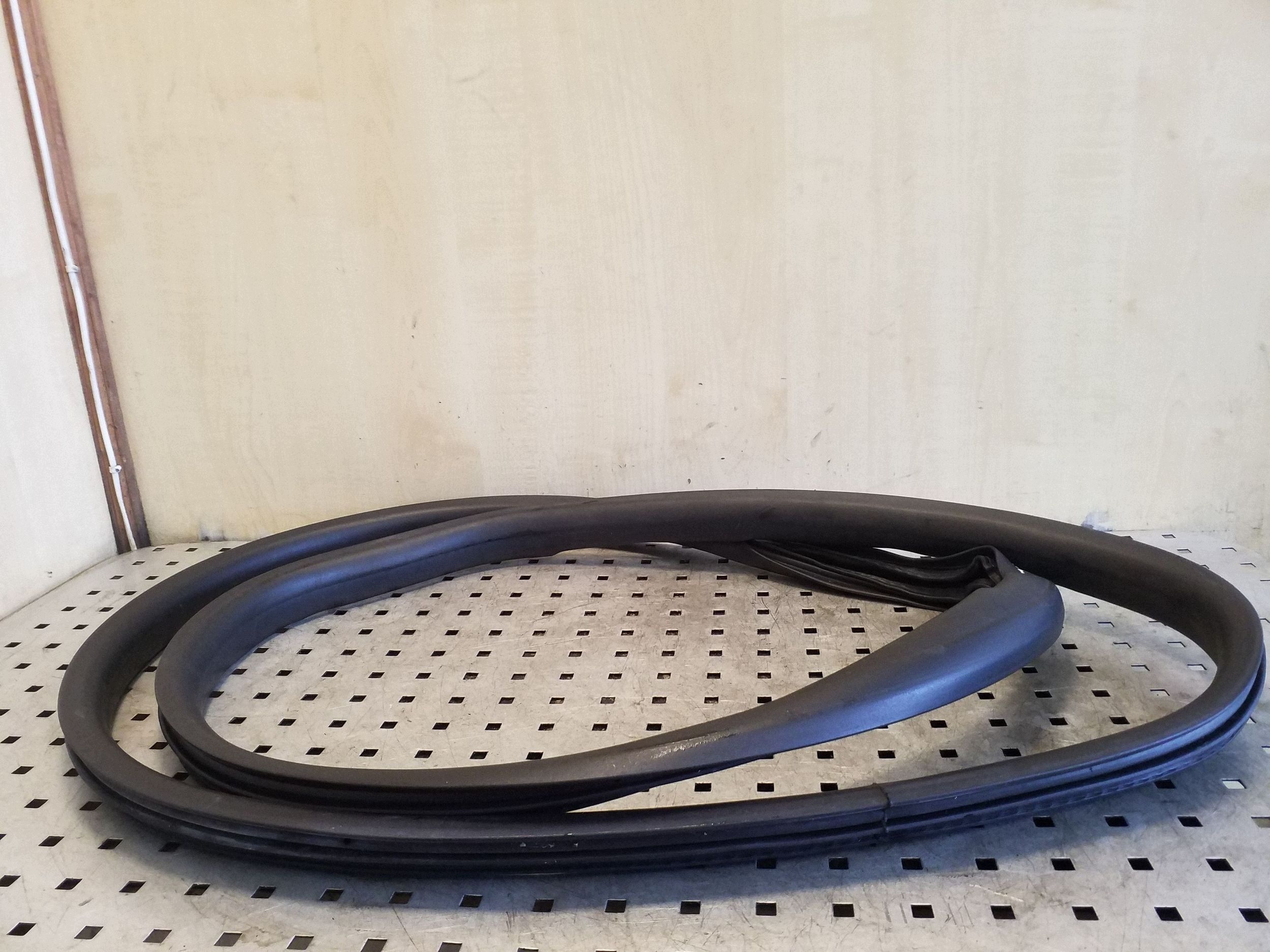 Junta de puerta delantera izquierda Volvo XC60 image 3