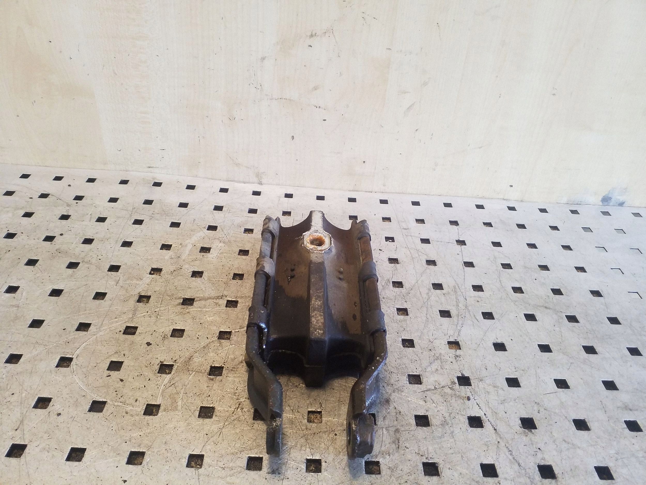 Volvo Automatic Transmission Mount 8G9N-6P082-BA image 5