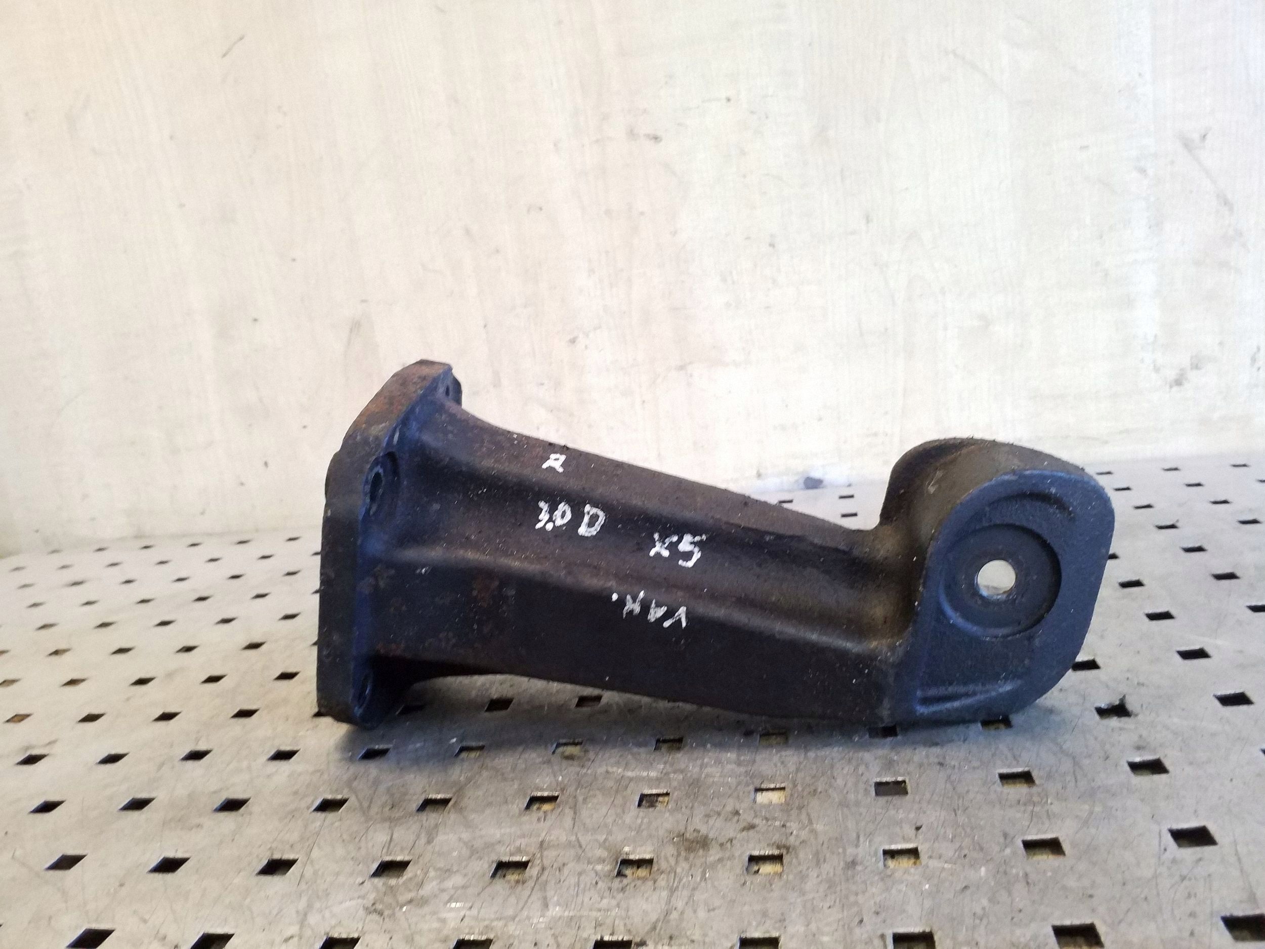 Soporte de motor derecho BMW X5 E53 VAL116008 image 4