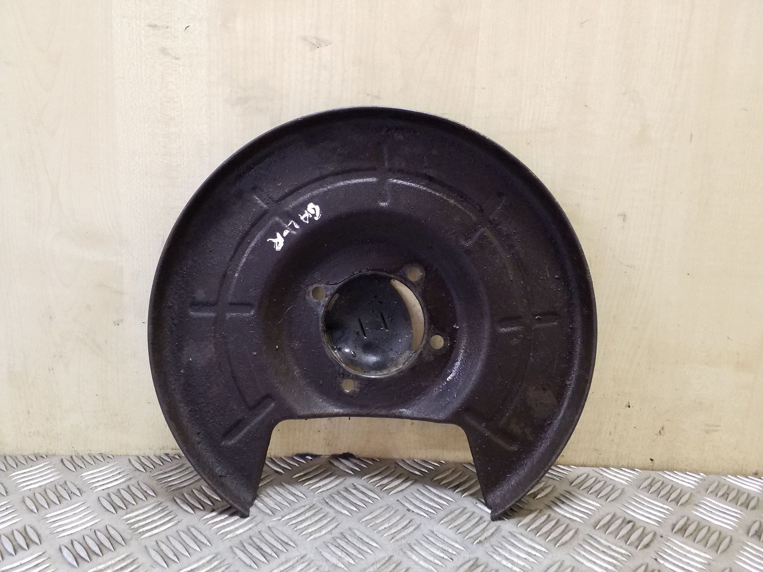 Opel Zafira C Taka Jarrulevyn Suojus Oikea image 2