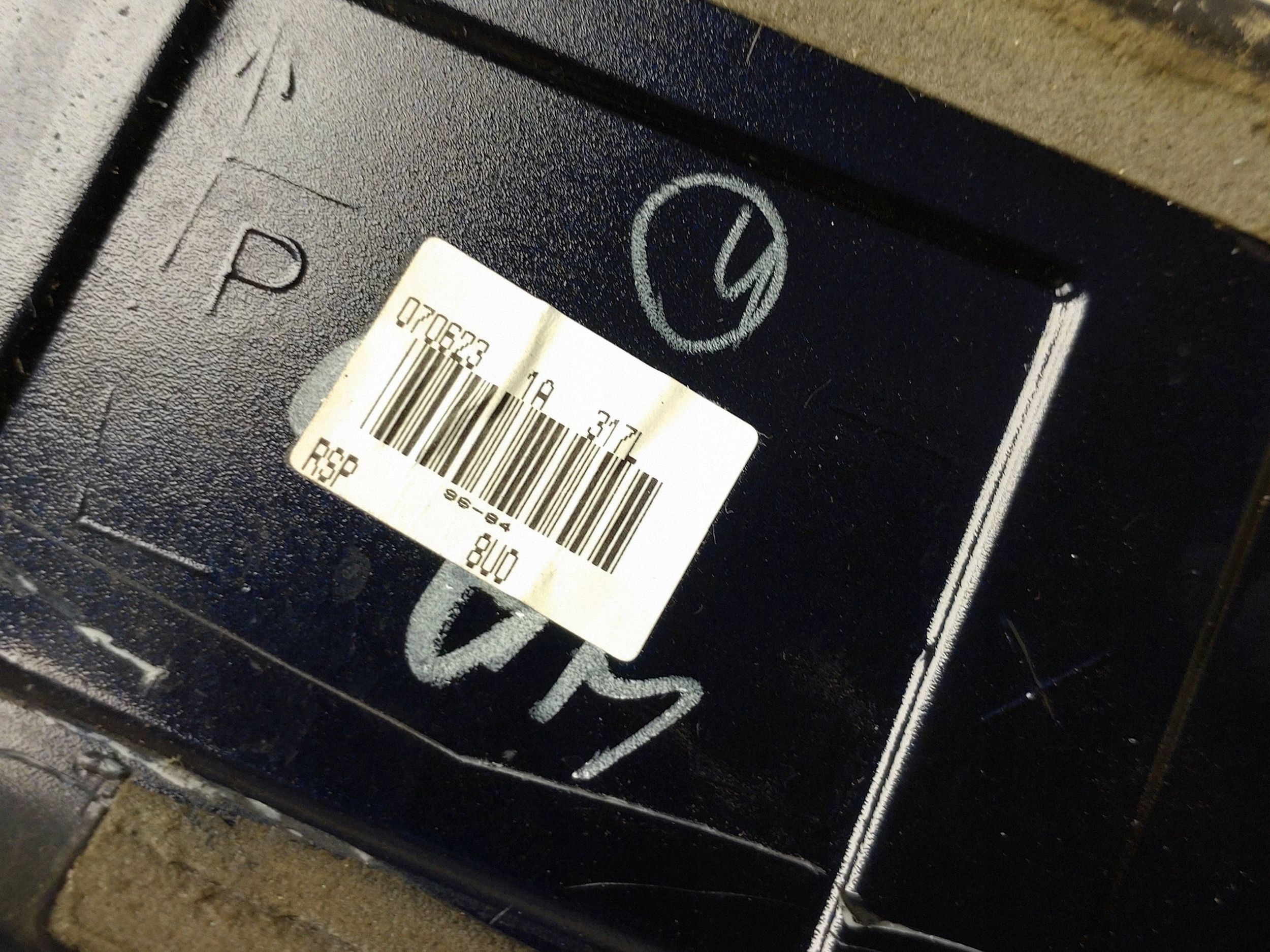 Lexus SC 430 Bakluckespoiler 7608524070 image 9