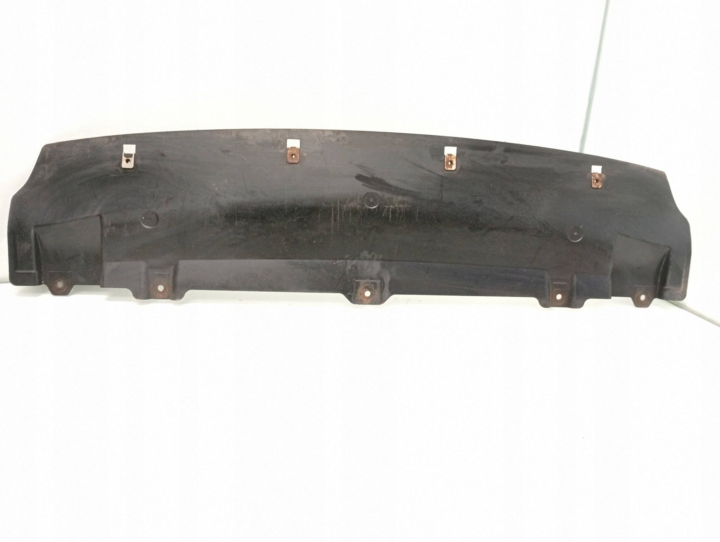 BMW 5 F10/F11 M-paketin etupuskurin suojus 7905276