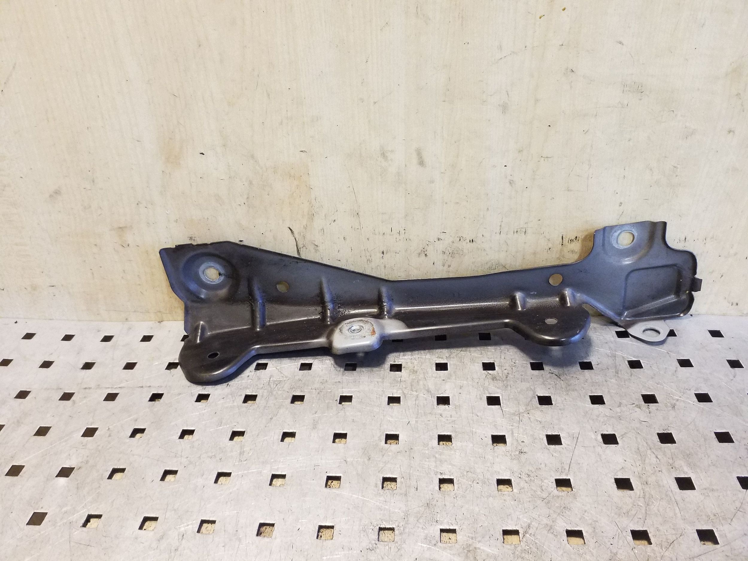 Support d'aile avant gauche Mercedes ML W164 image 2