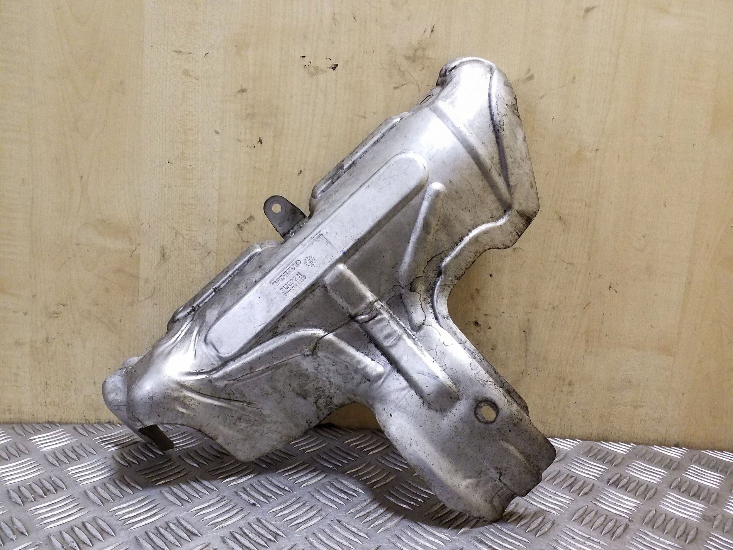 Volvo OE 31293261 protection thermique image 2