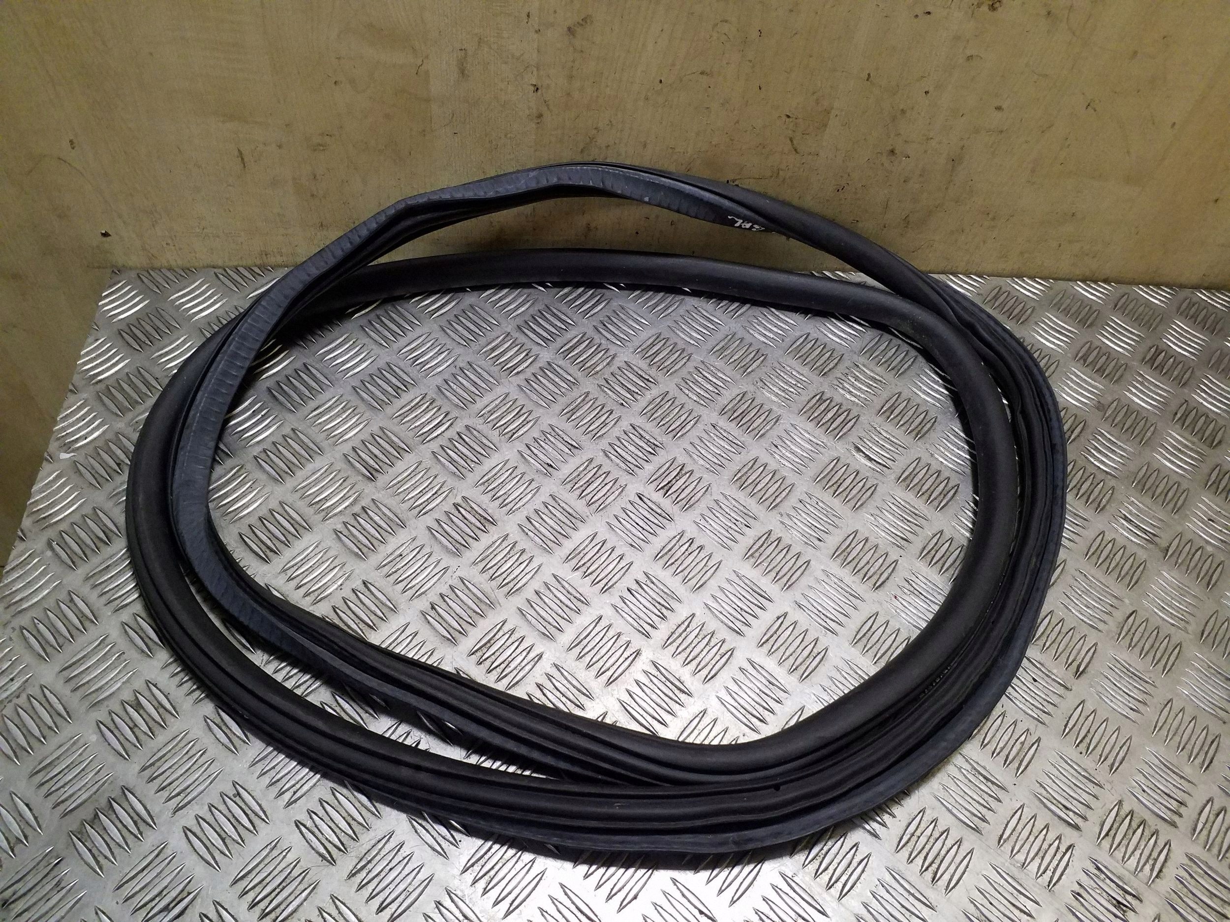 Deurafdichting achter links/rechts Skoda Octavia II Combi 1Z9867367B