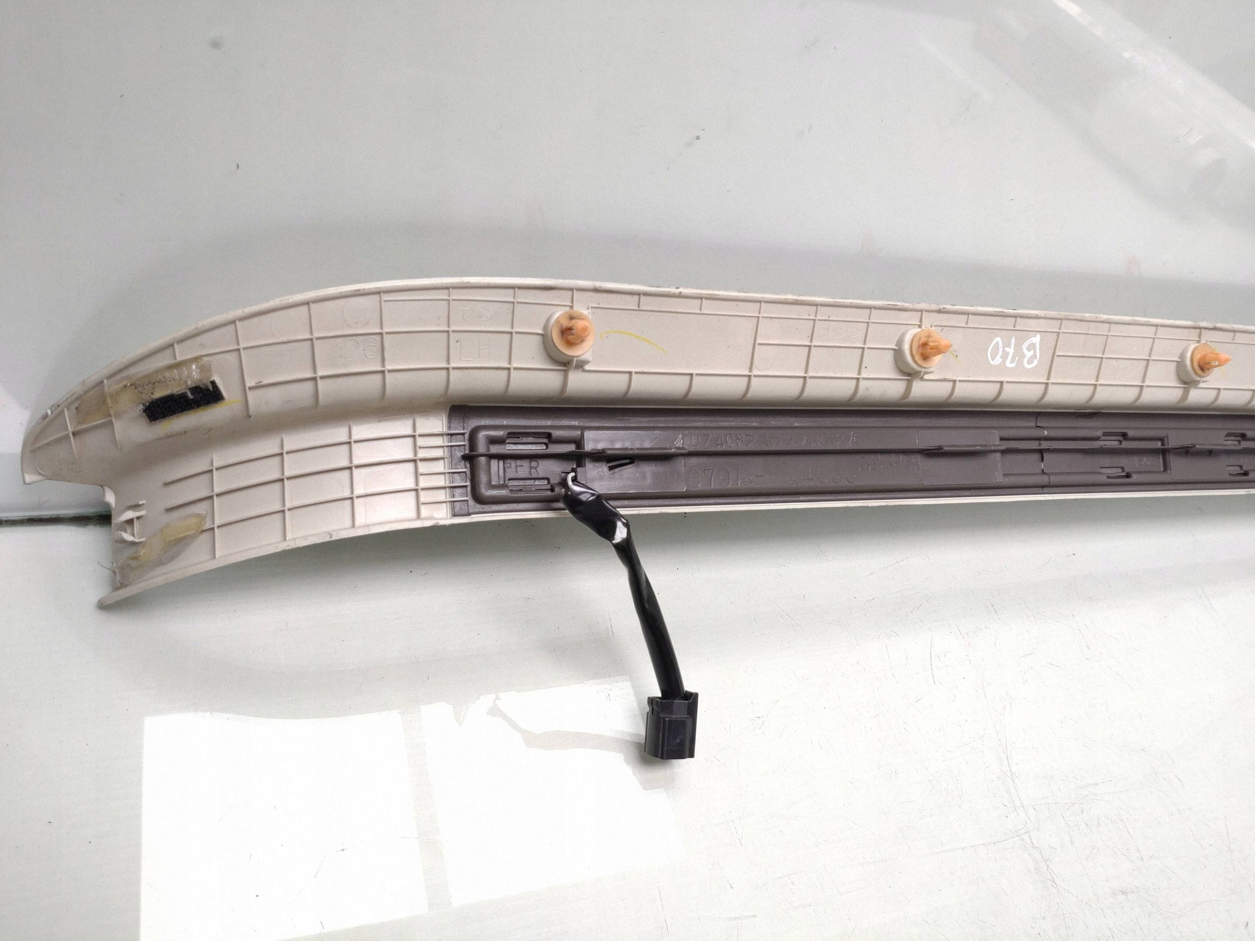 2007 Lexus SC 430 Baguette de seuil 6792024020 image 6