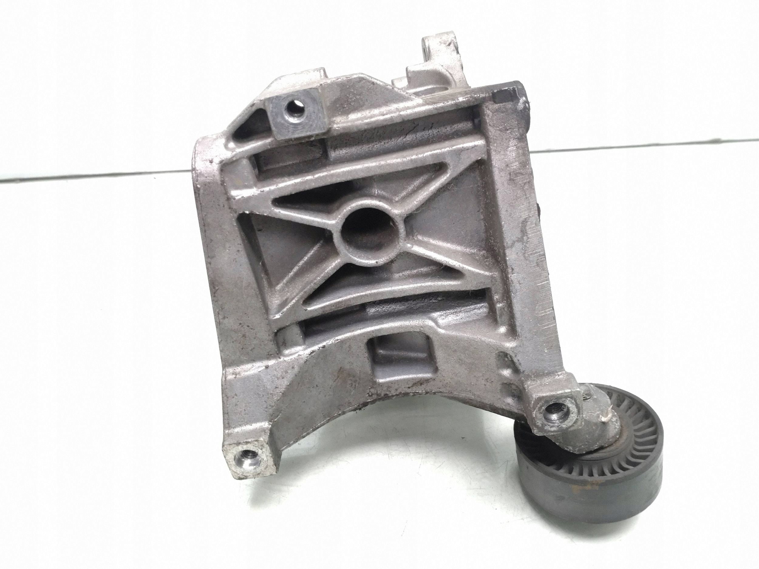 Audi A4 S4 B7 Klimakompressor-Halterung FRC142969 image 5