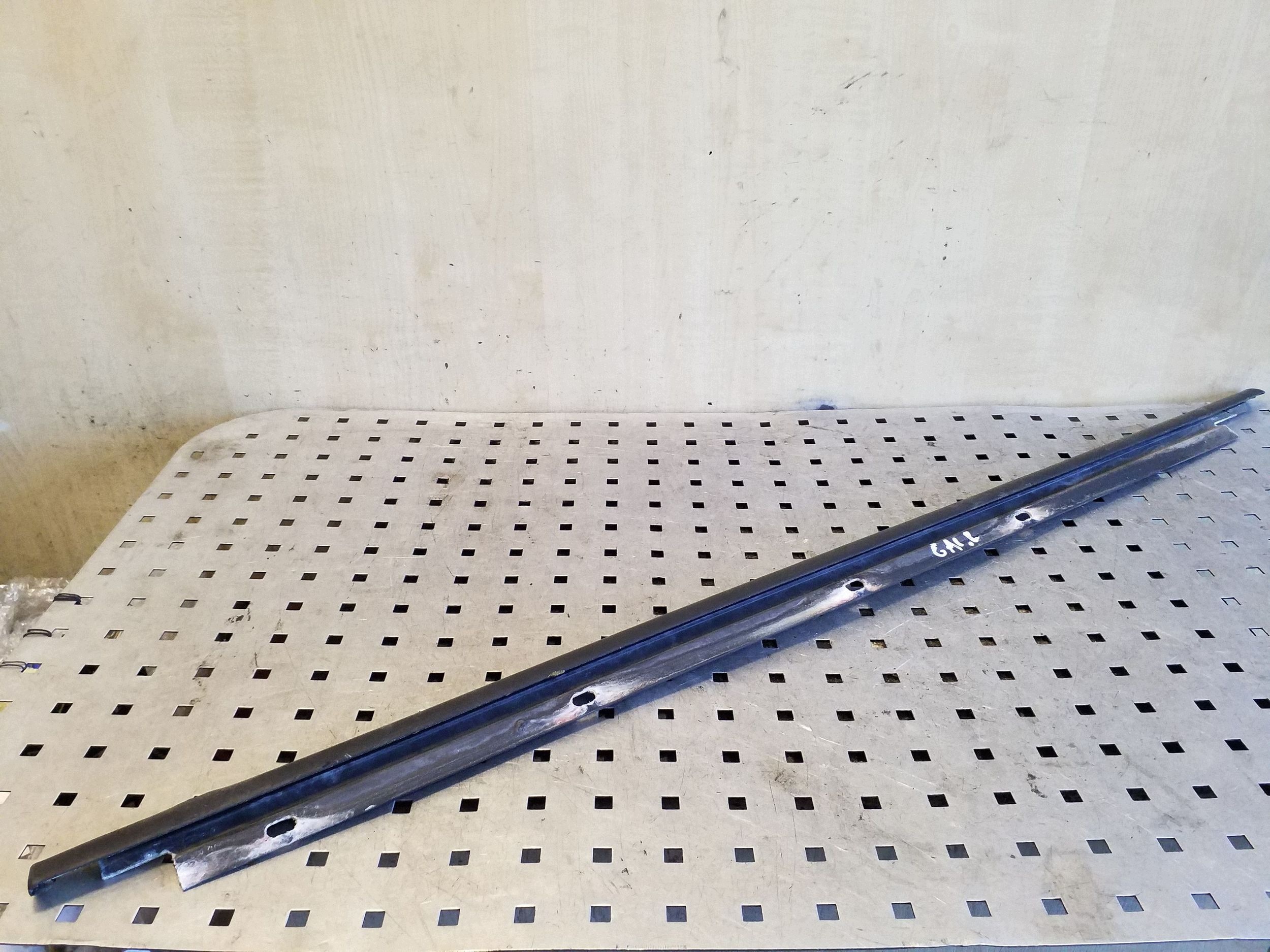 Golf VI Liste Vitre Arrière Gauche OEM VAL151068 image 3