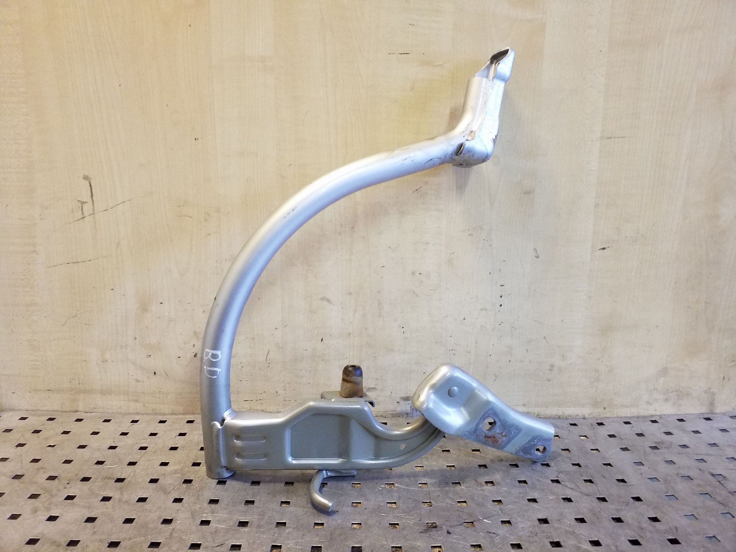 VW Passat B8 Tavaratilan Luukun Sarana Oikea 3G5627302