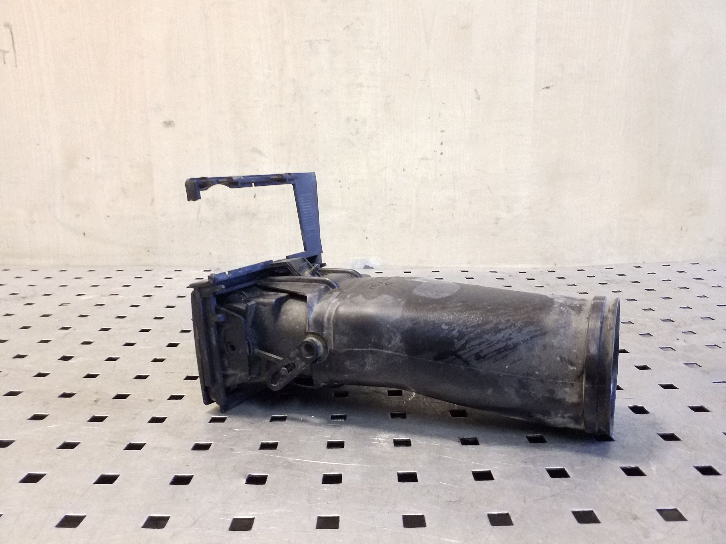 Grade de Ventilação Lateral VW Transporter T4 701858255 image 3
