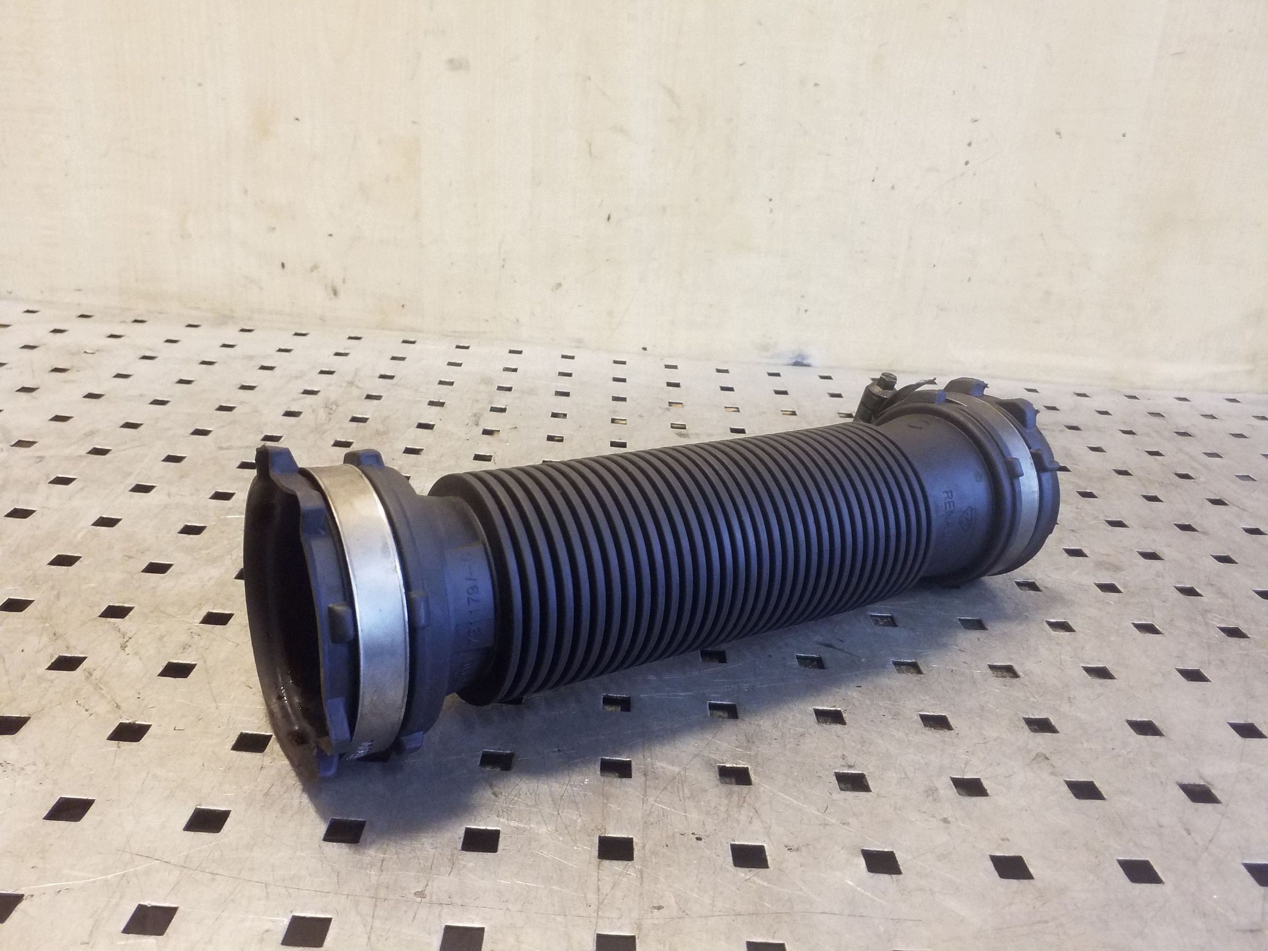 Nissan Juke F15 turbiinin putki 8200721179 image 3