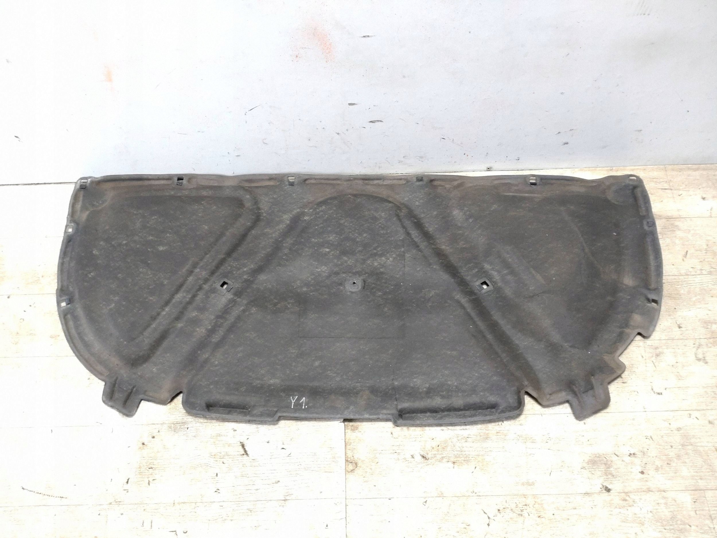 Audi OE 8E0863825AJ konepellin äänieriste