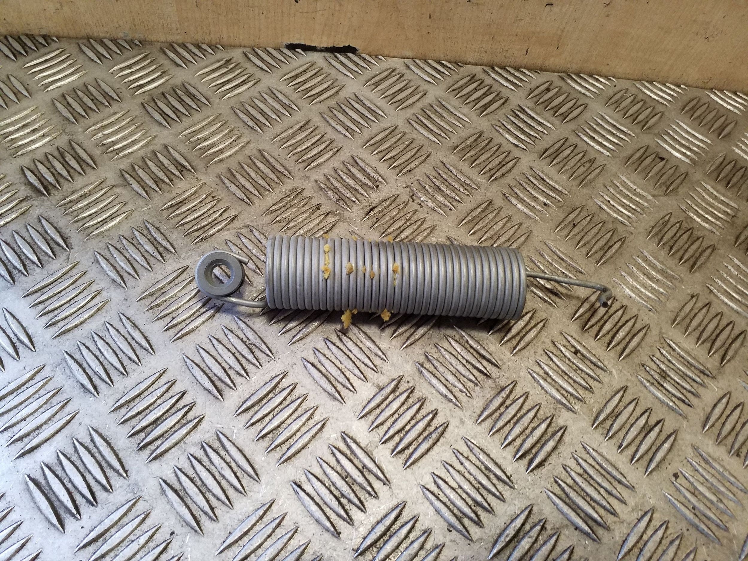 Ressort de hayon VW Passat B8 gauche image 2