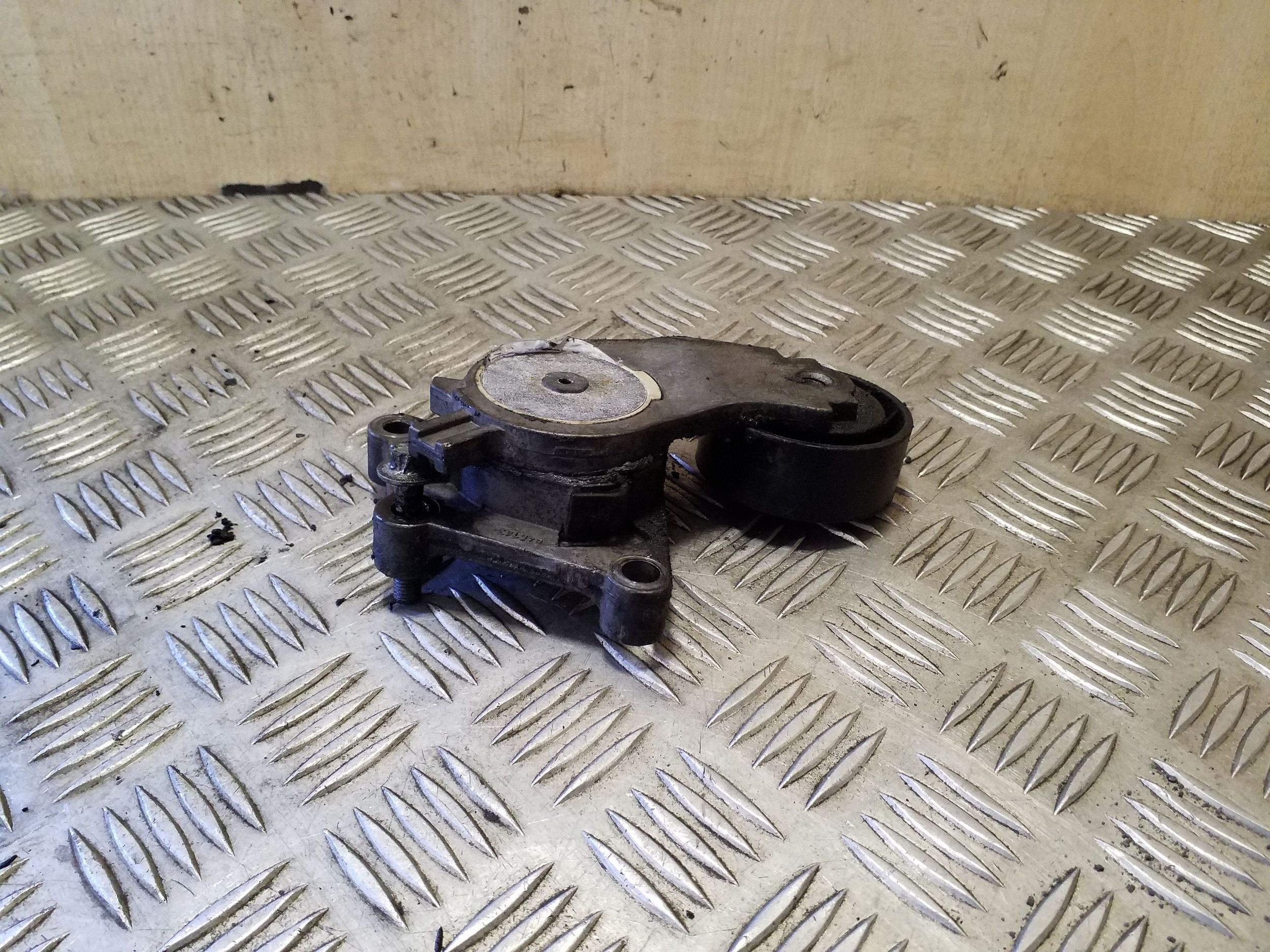 Ford Transit Connect spanrol alternator VAL197626