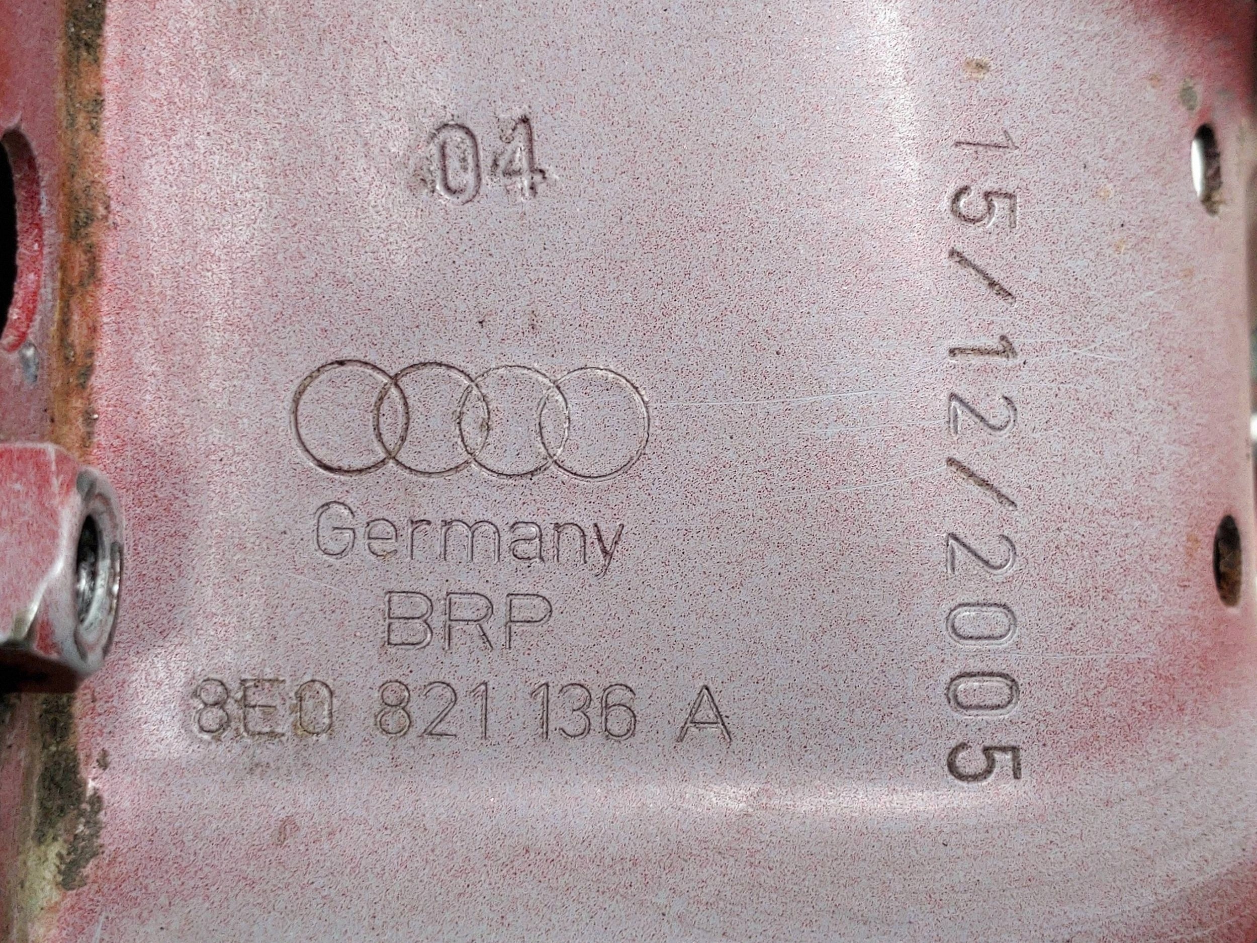 Fixation de pare-boue Audi OE 8E0821136A image 4