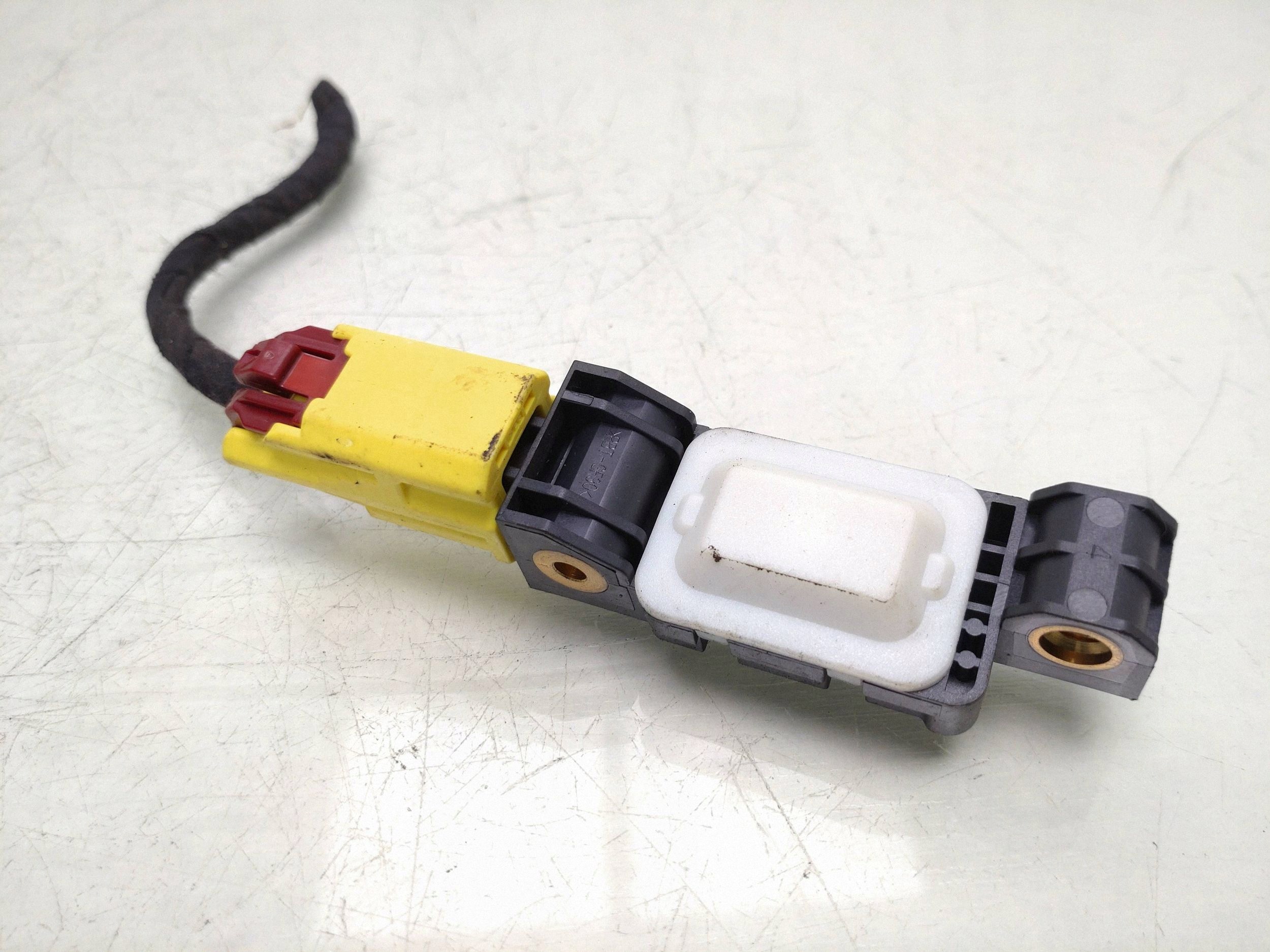 Audi OE 8E0959643C - Usado image 2