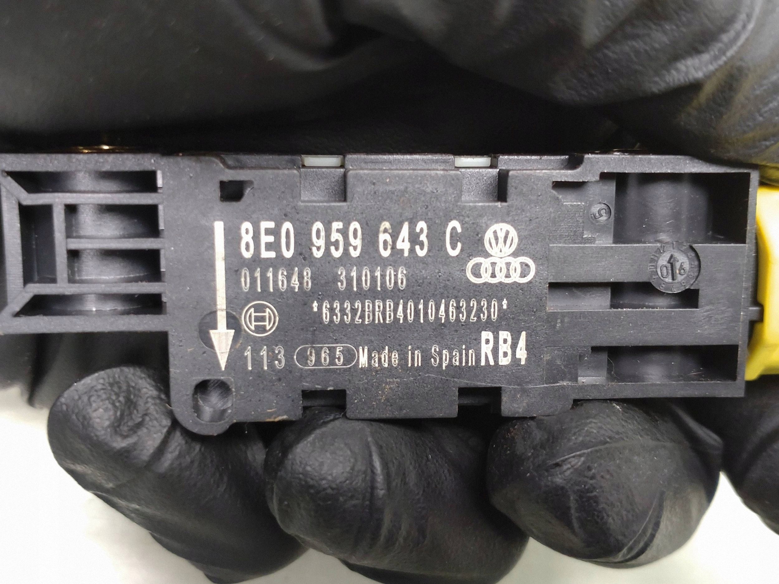 Audi OE 8E0959643C - Usado image 4
