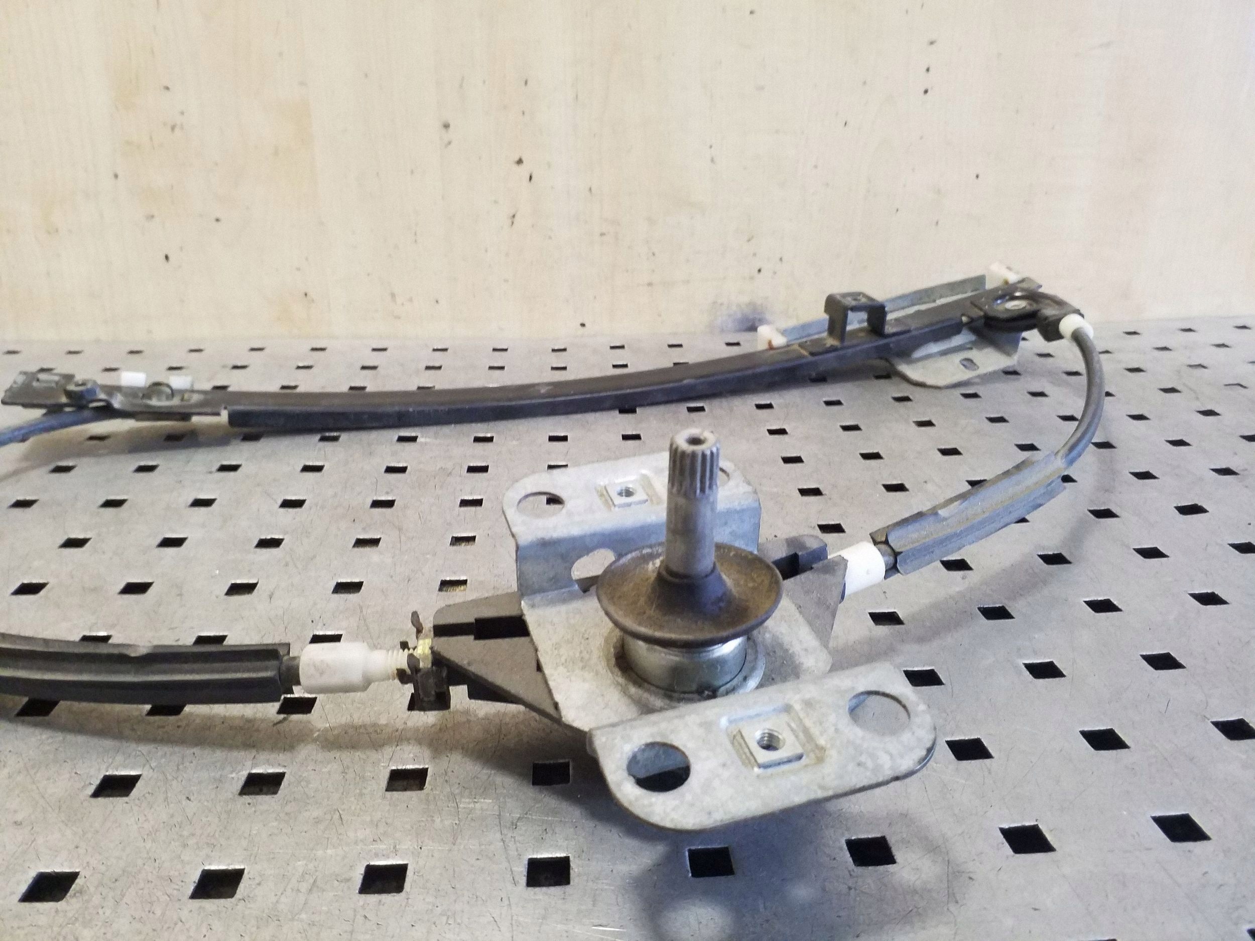 VW Passat B4 Window Regulator Rear Left image 5