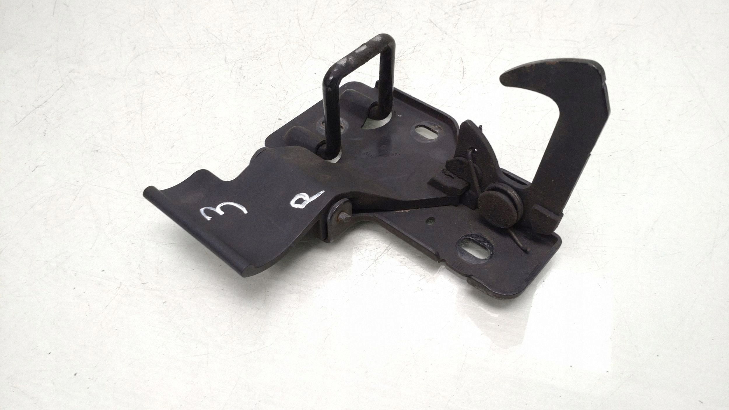 VW Touareg I 2.5 2003 Serrure de Capot 6Q0823480B