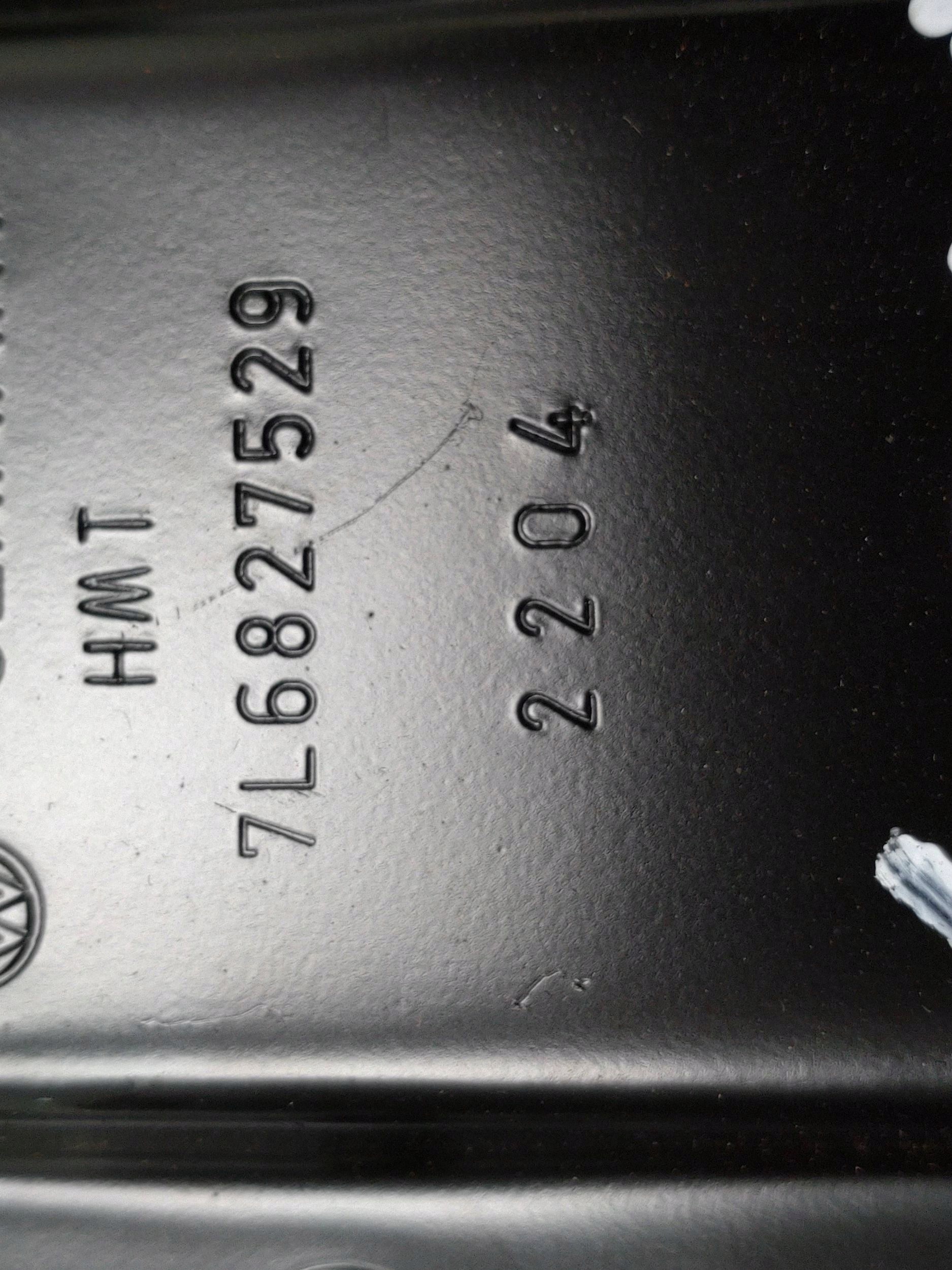 Volkswagen Touareg I Élément de coffre 7L6827529 image 4