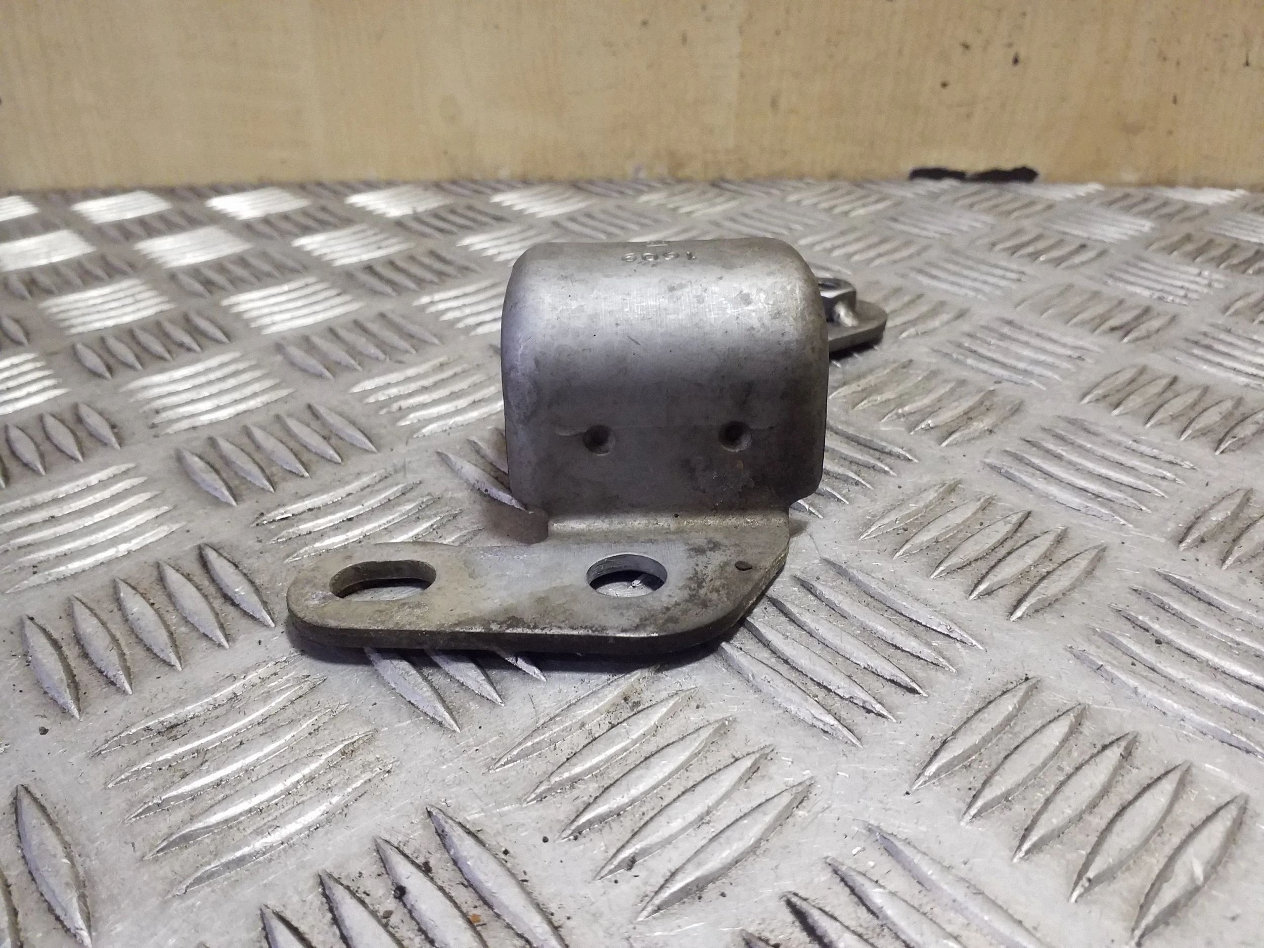 Mercedes-Benz GLC X253 C253 Front Stabilizer Bracket Left VAL224103