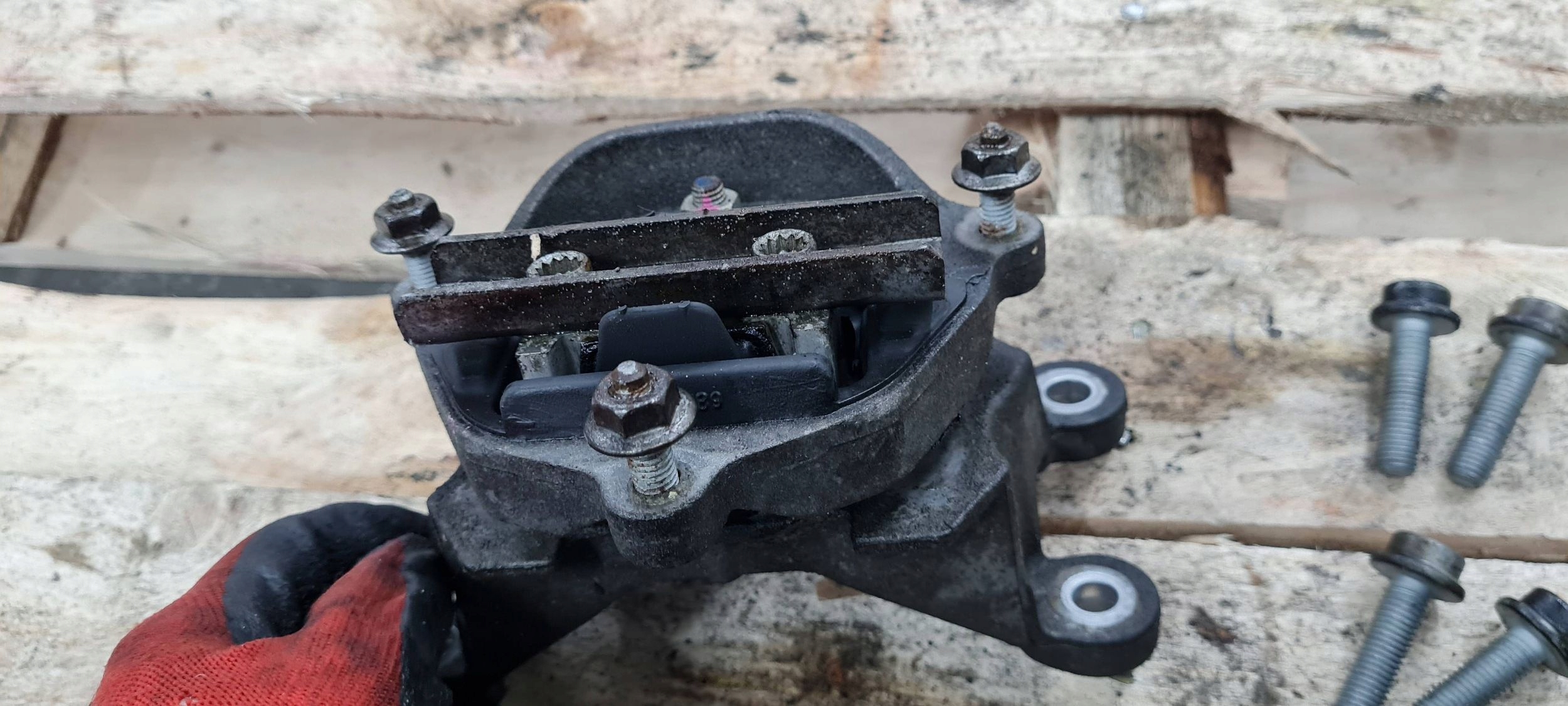 Support boîte de vitesses Audi A4/A5 2.0 TDI image 8