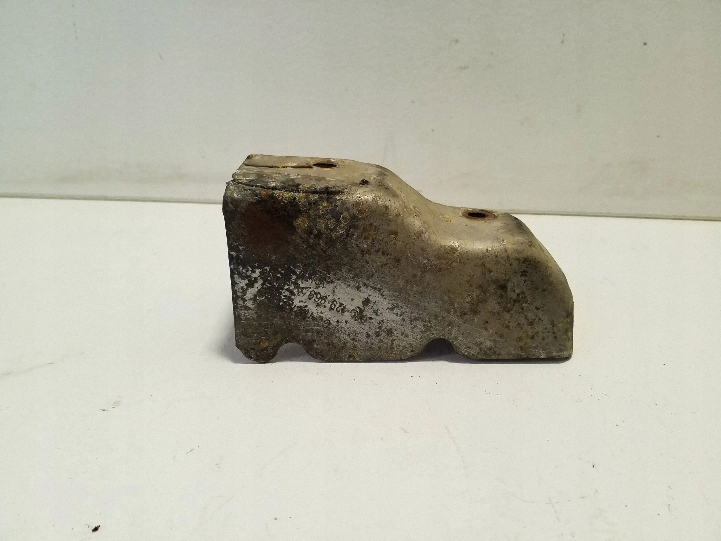 Pakosarjan suoja Audi A3 8P 2.0 TDI 03L129969AC