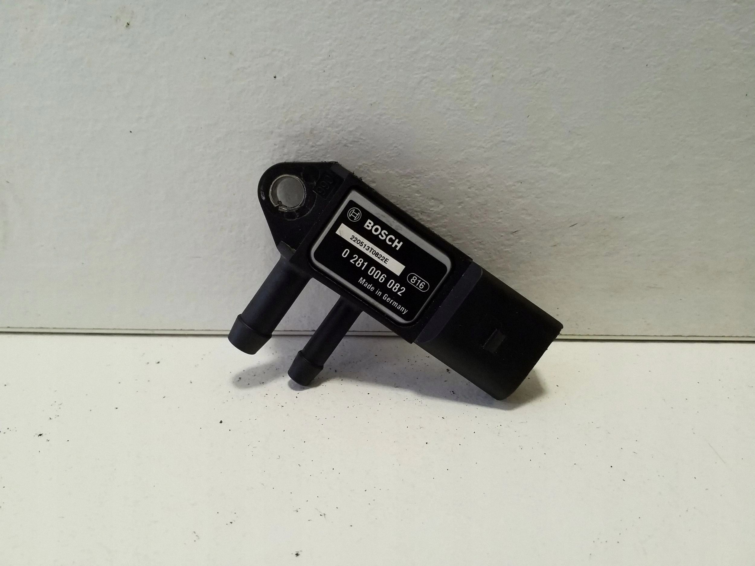 Sensor de Vacío Audi A6 C7 TDI 0281006082 image 2