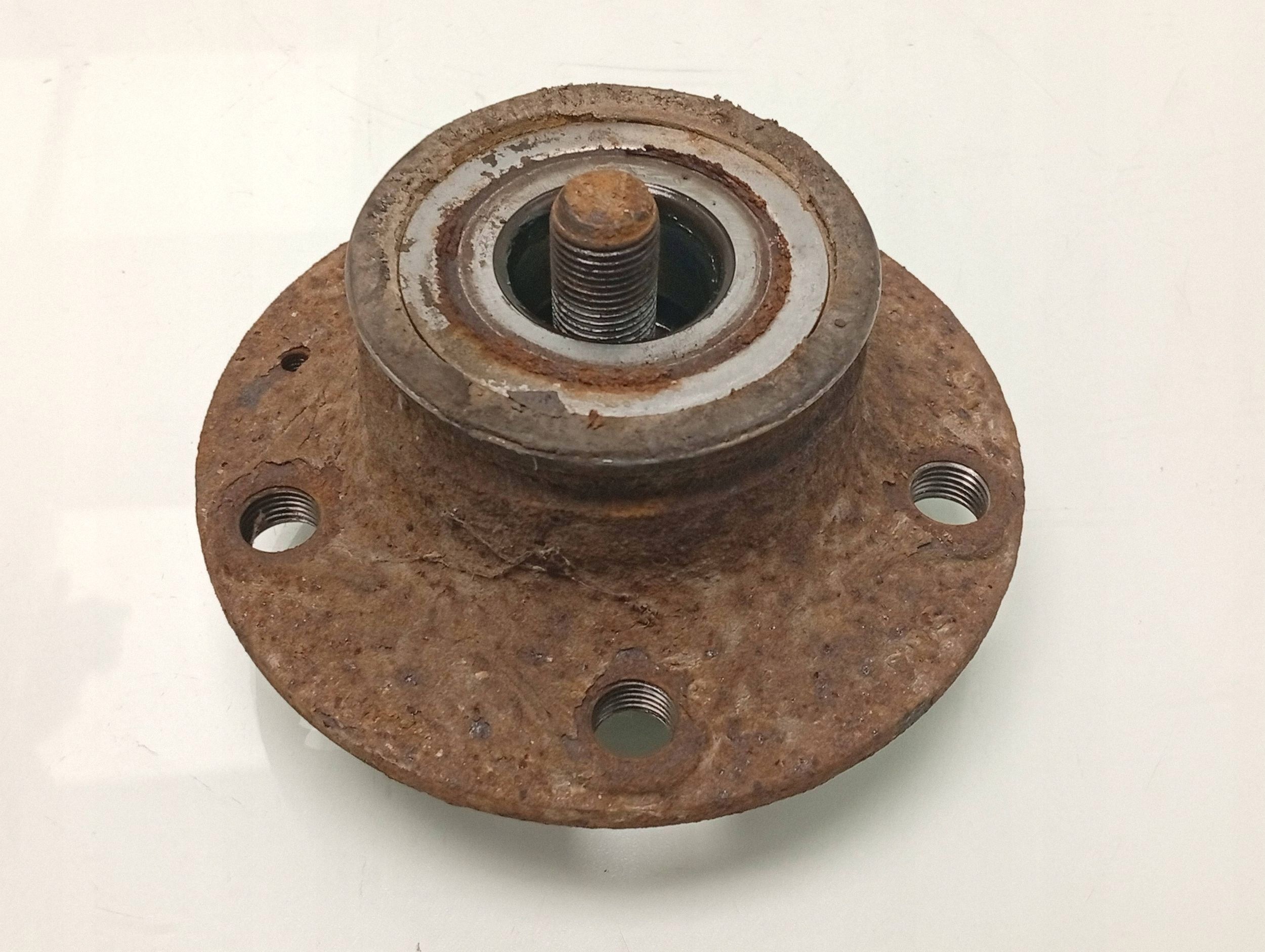 Piasta ruota posteriore VW Golf V 2006 OEM FRC144555