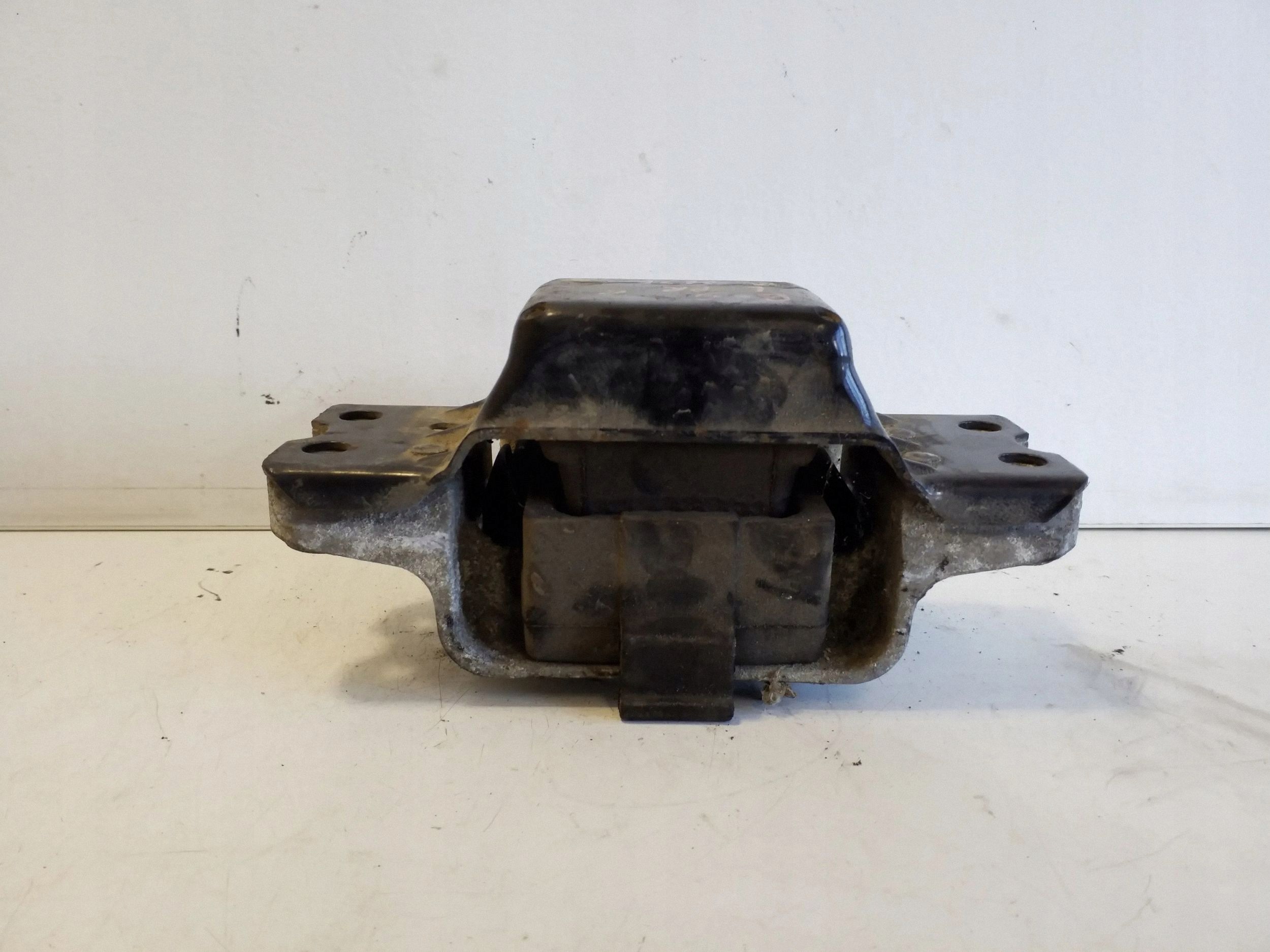 Soporte Caja 3C0199555 VW Passat B6 image 3