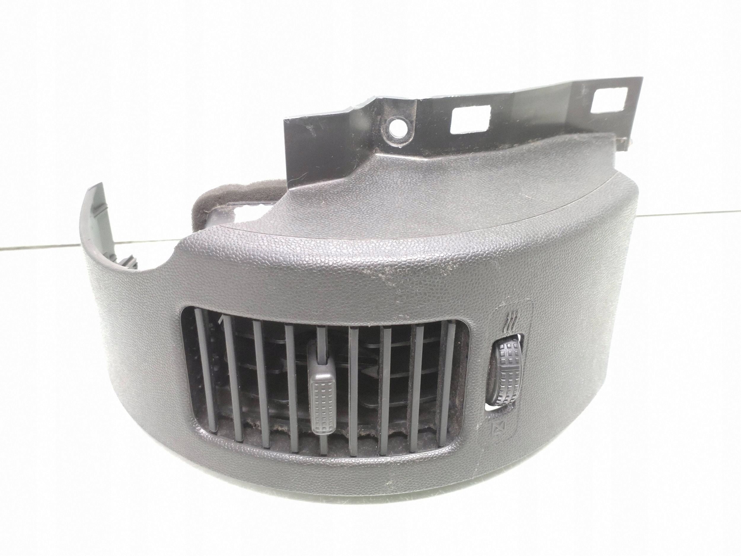 Grille d'aération latérale Nissan Navara D40 68760eb30 image 2
