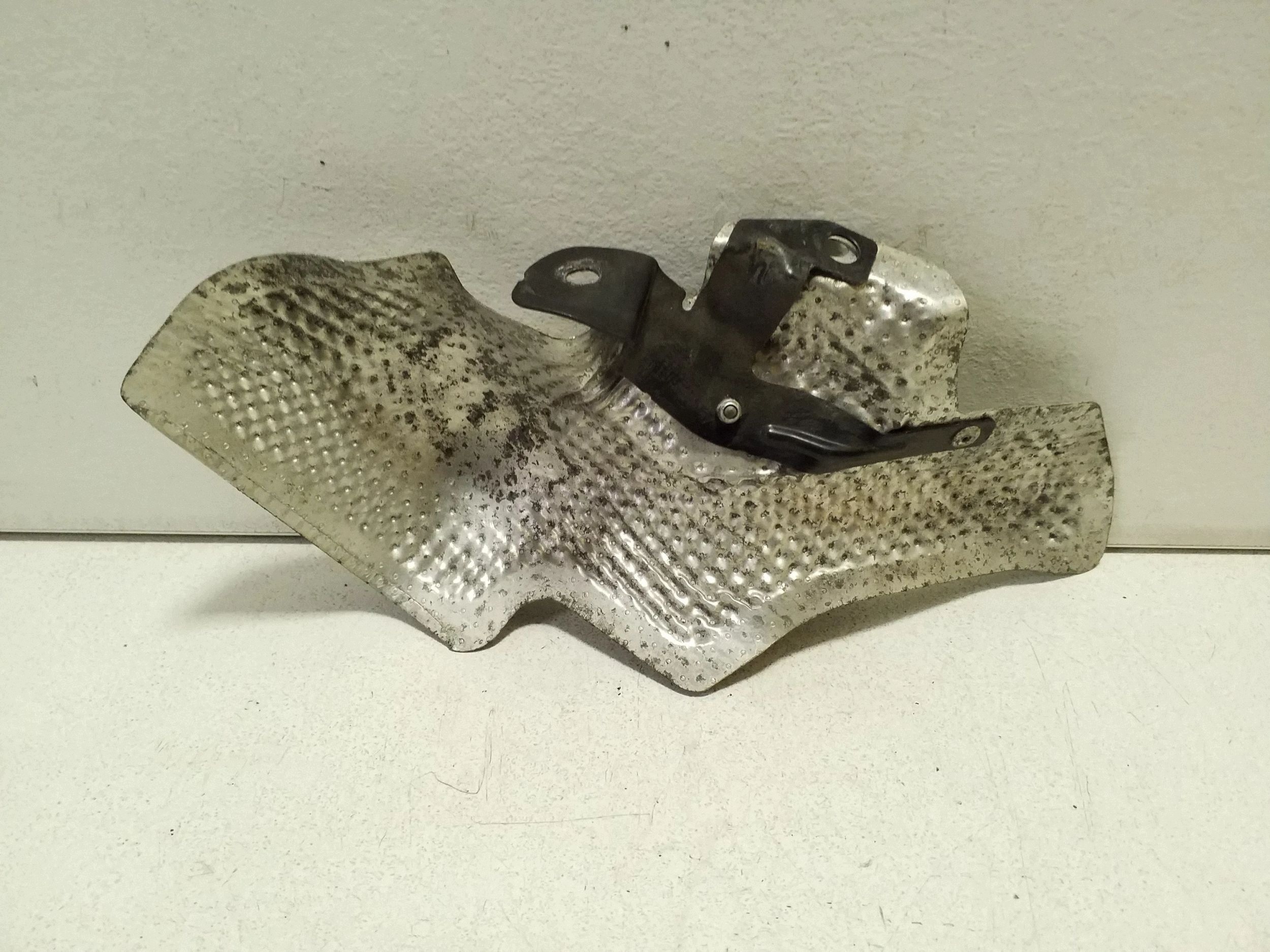 Nissan X-Trail T32 Hitzeschutz Auspuff OEM VAL253057 image 2