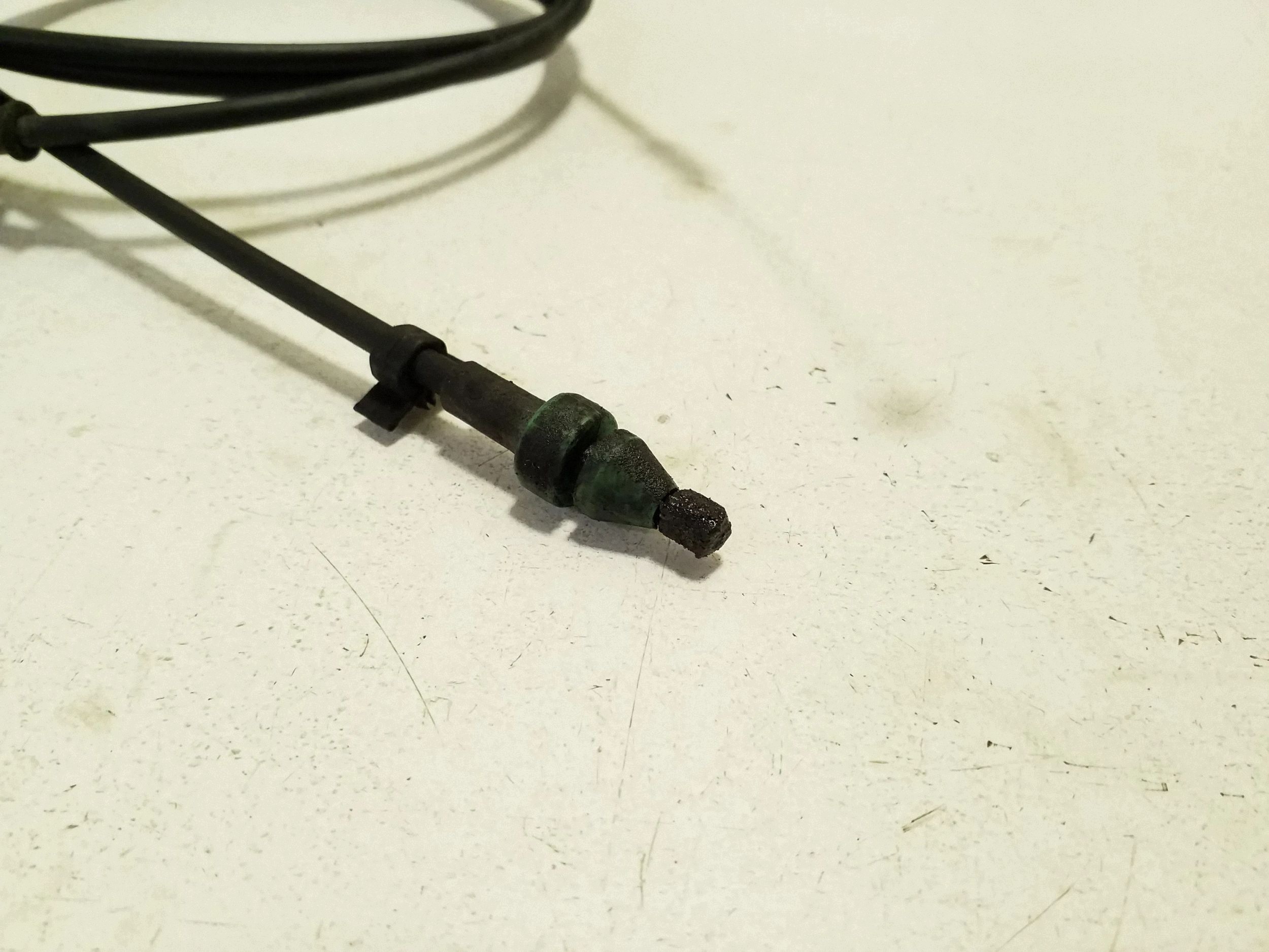 Nissan X-Trail T32 Câble Capot OEM VAL252940 image 3
