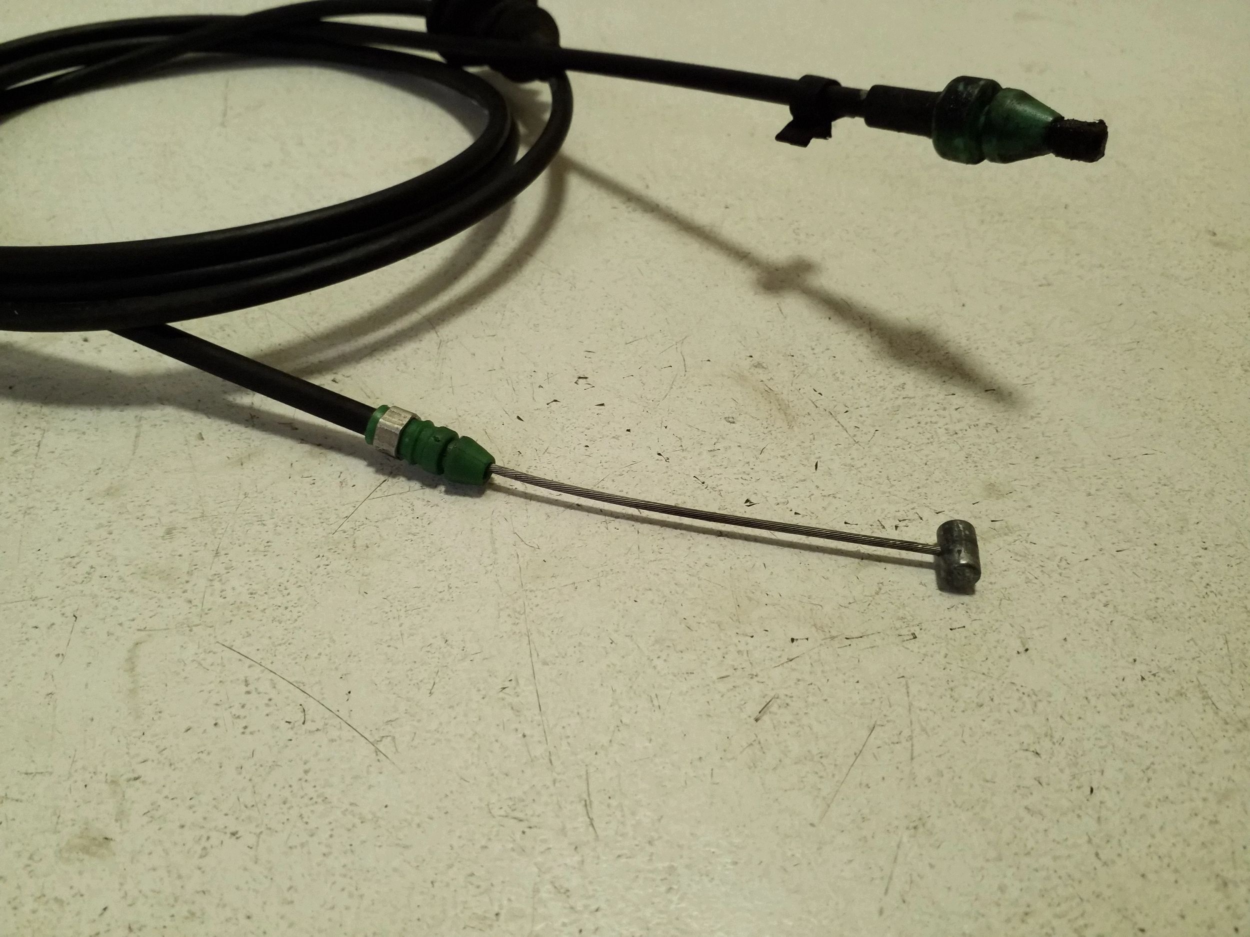 Nissan X-Trail T32 Câble Capot OEM VAL252940 image 4