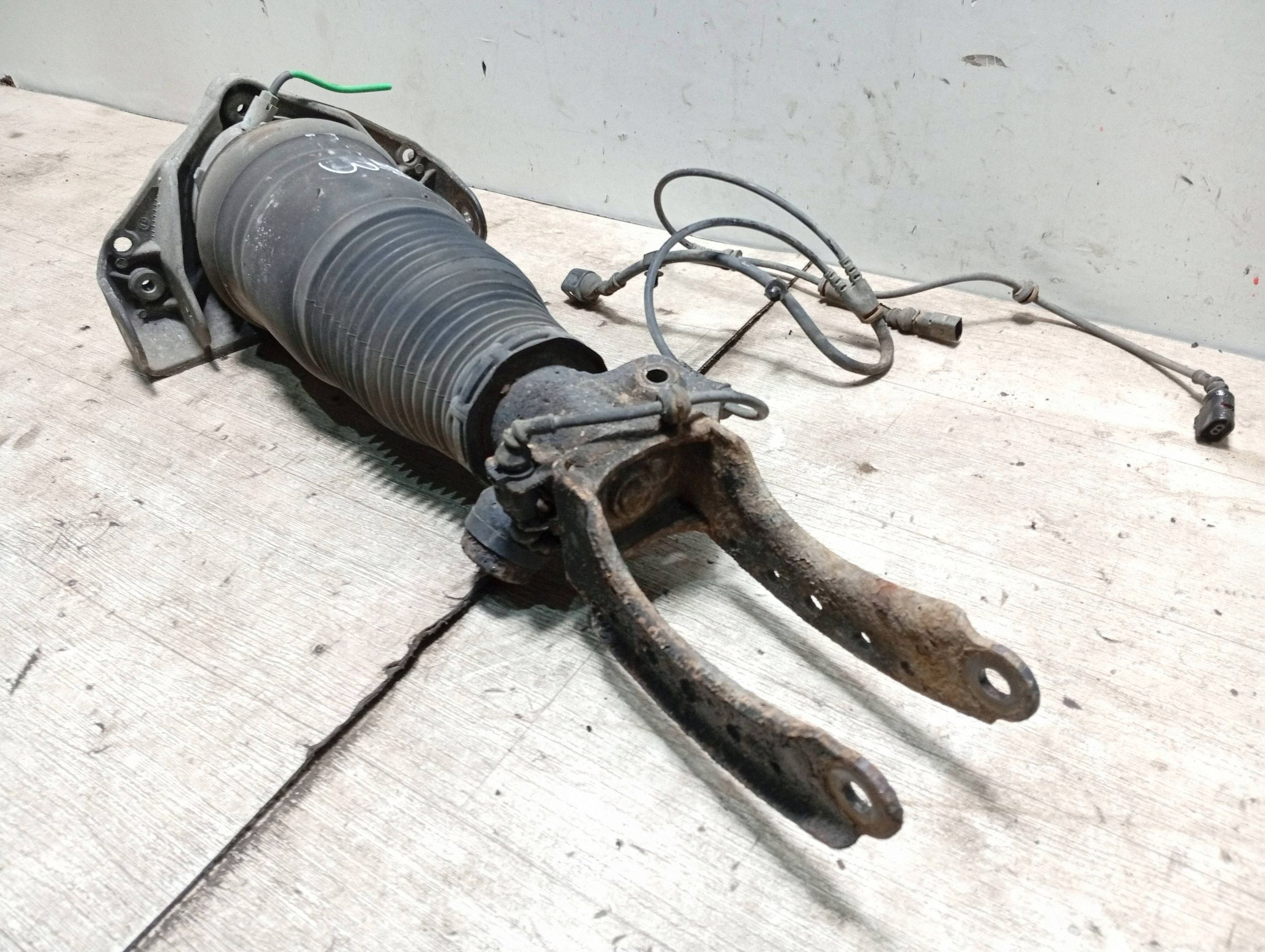 VW Touareg I Stoßdämpfer vorne FRC144983
