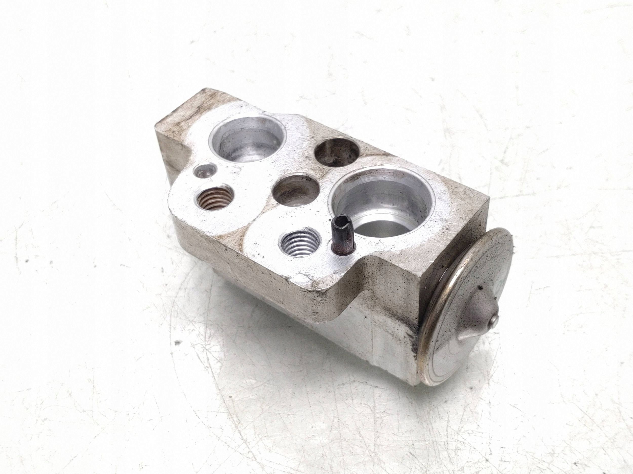 VW Passat B7 Expansionsventil Klima FRC145242 image 2