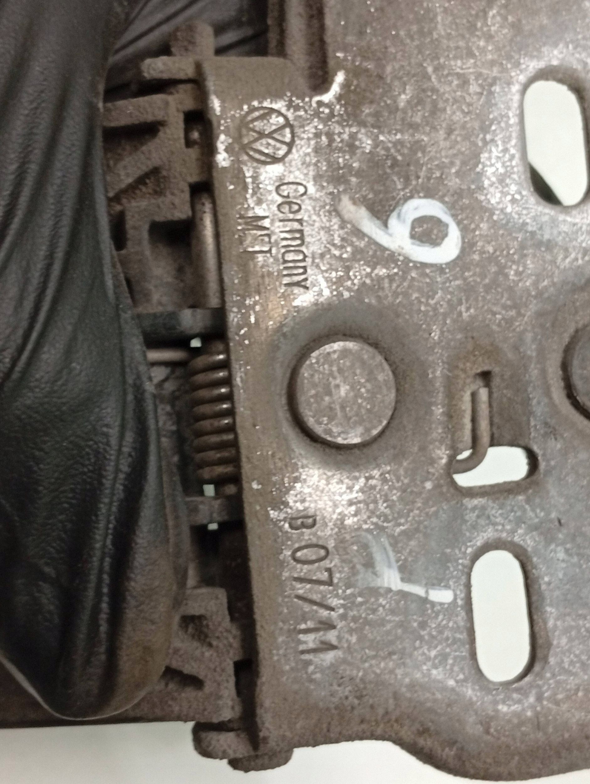 Verrou de capot VW Passat B7 3AA823480 image 4
