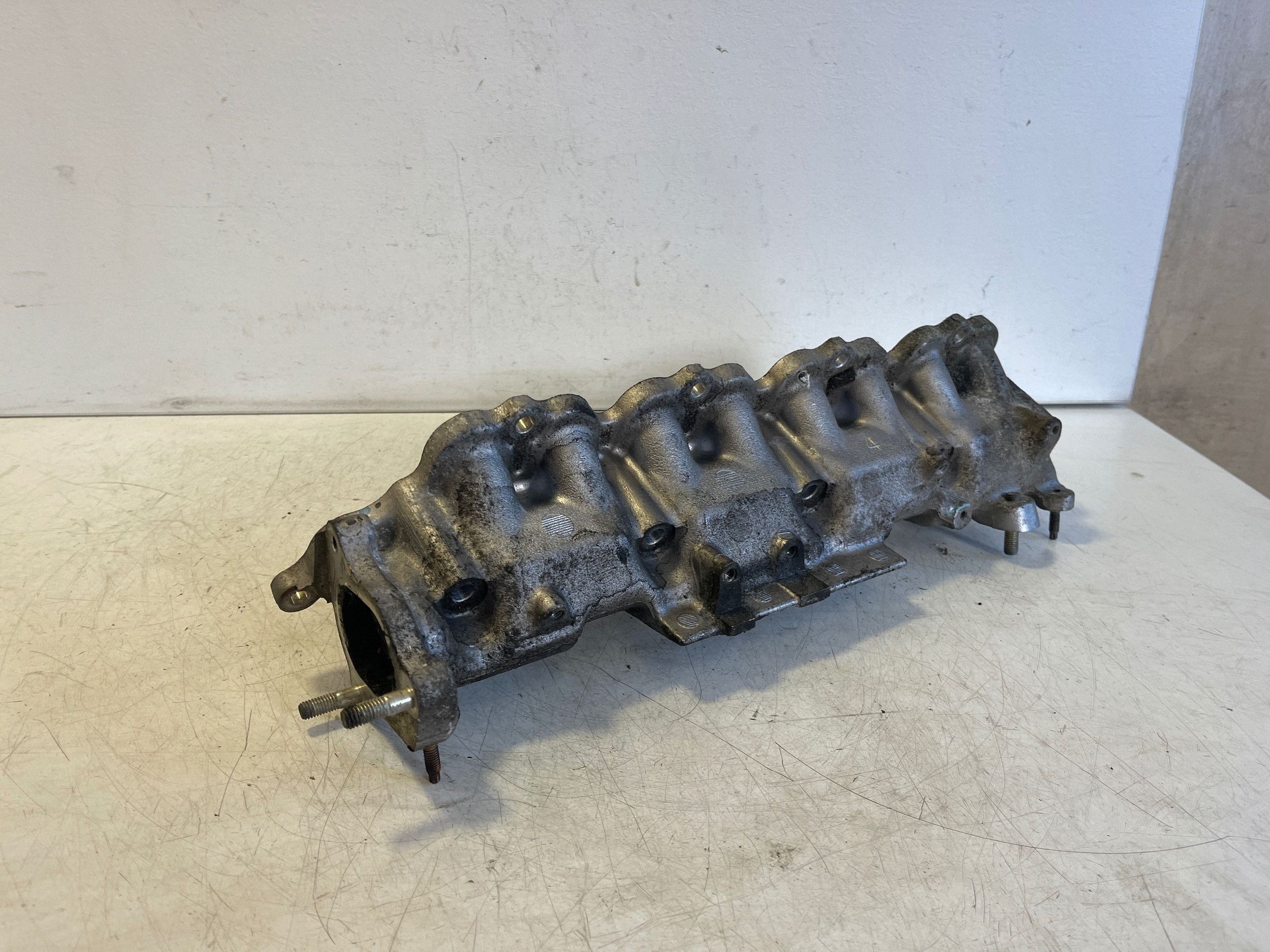 Toyota Avensis T250 insugningsrör (begagnad) image 4