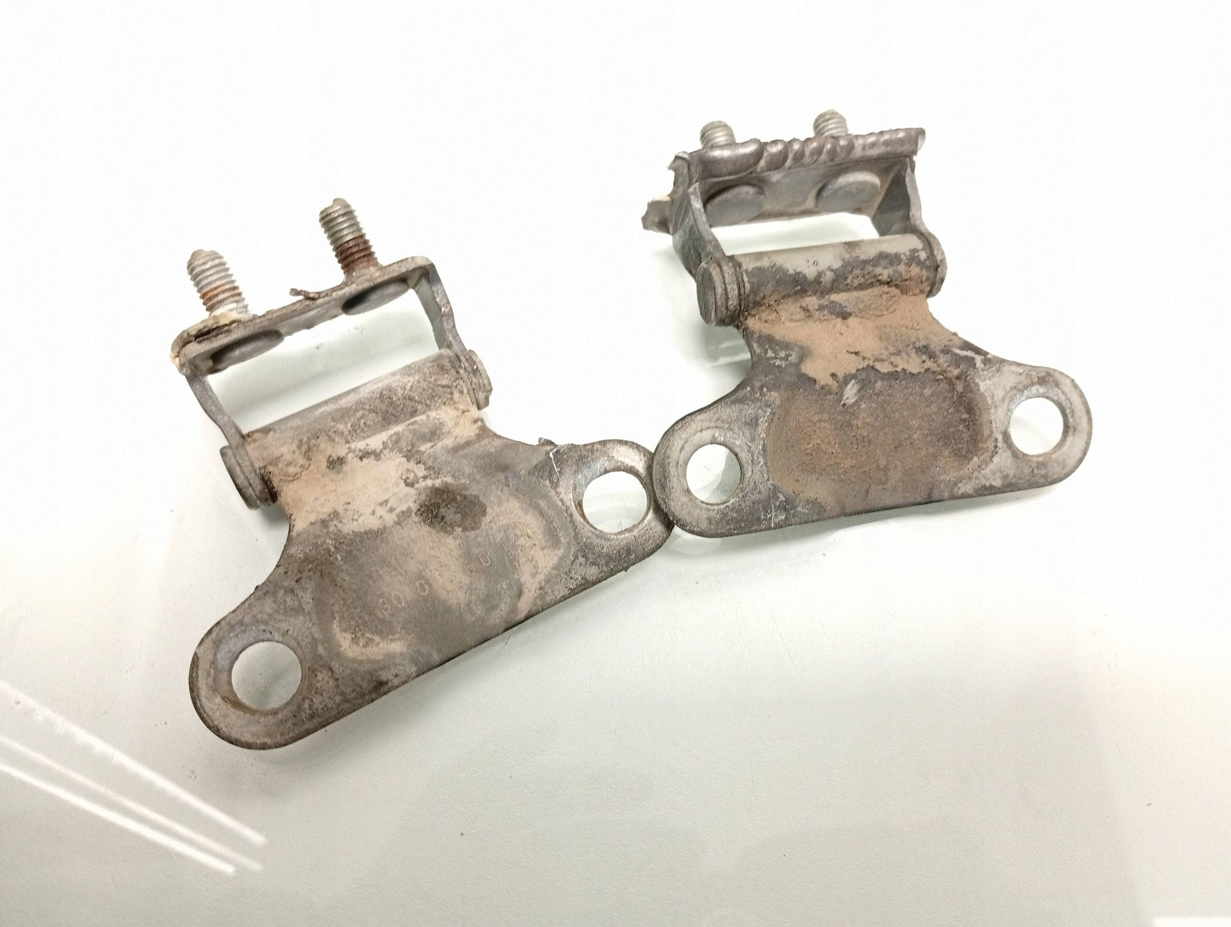Toyota Avensis T270 Heckklappenscharniere OEM FRC145689 image 3