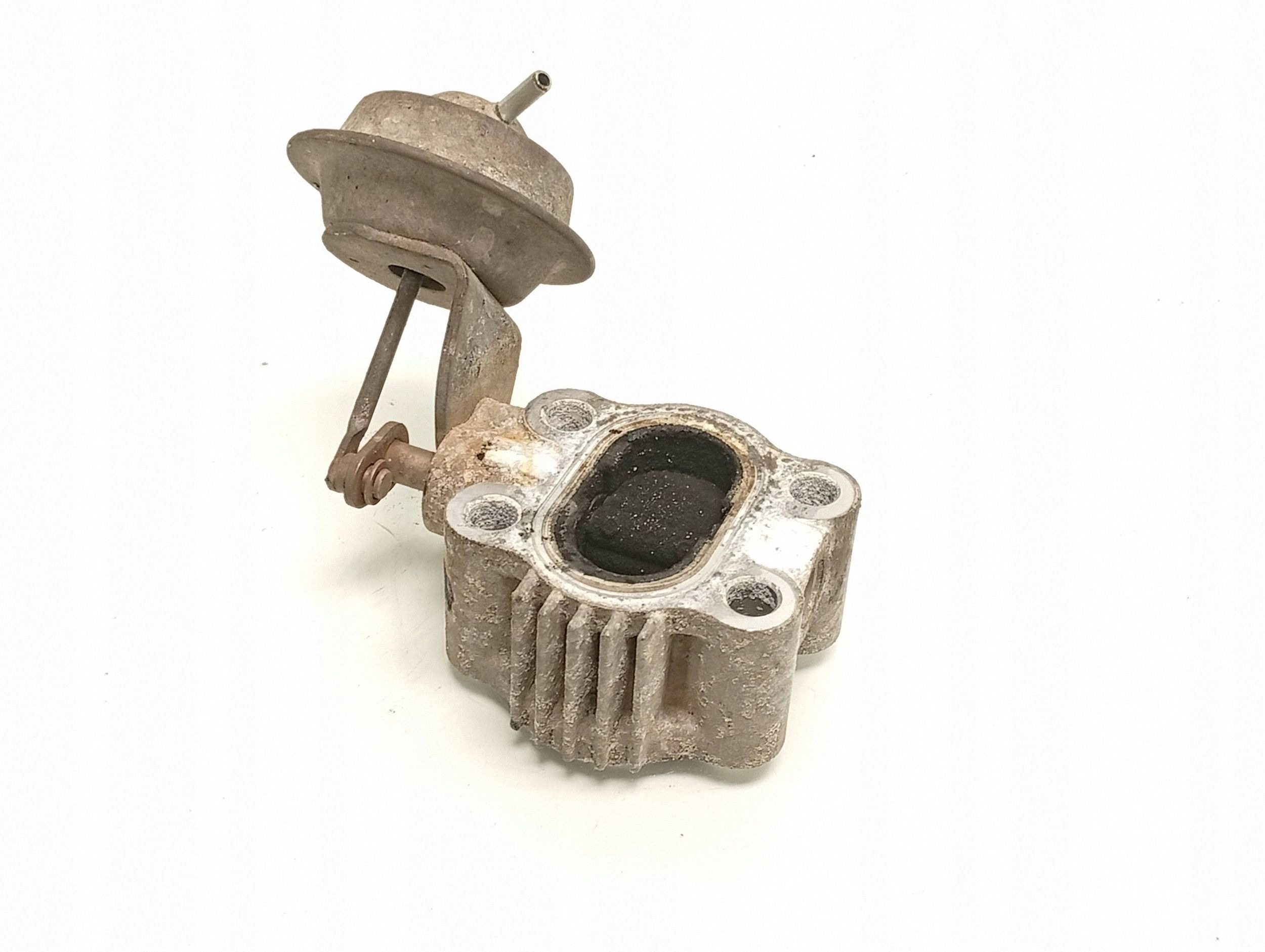 Toyota Avensis T270 EGR-venttiili FRC145703