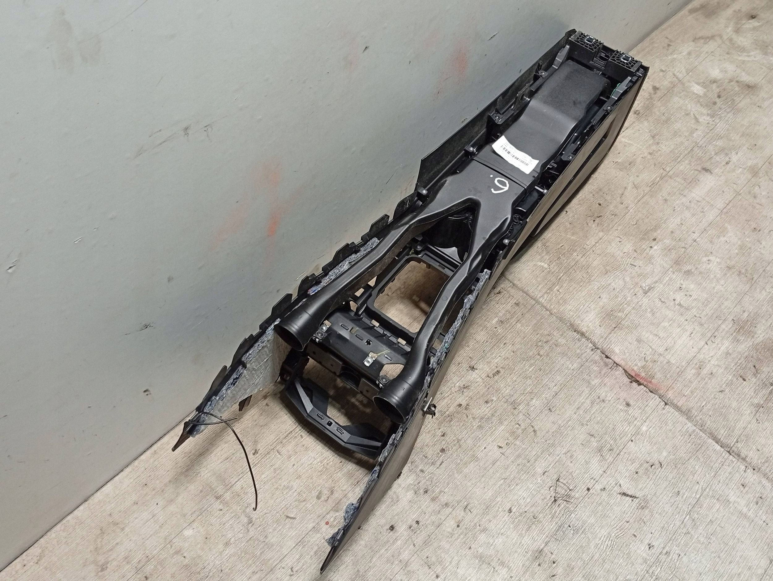 Armstöd mittunnel VW Passat B7 3AB863241 image 6