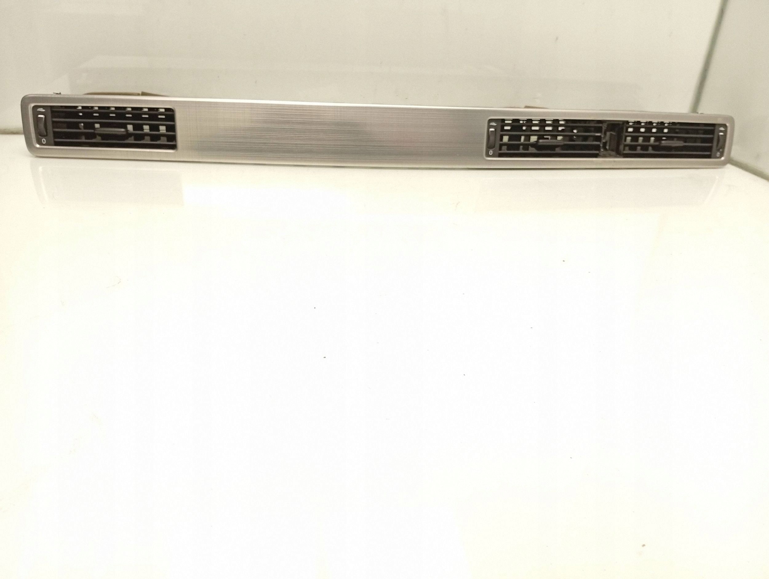 Volvo V70 2008 Dashboard Vent 30715144 Used image 2
