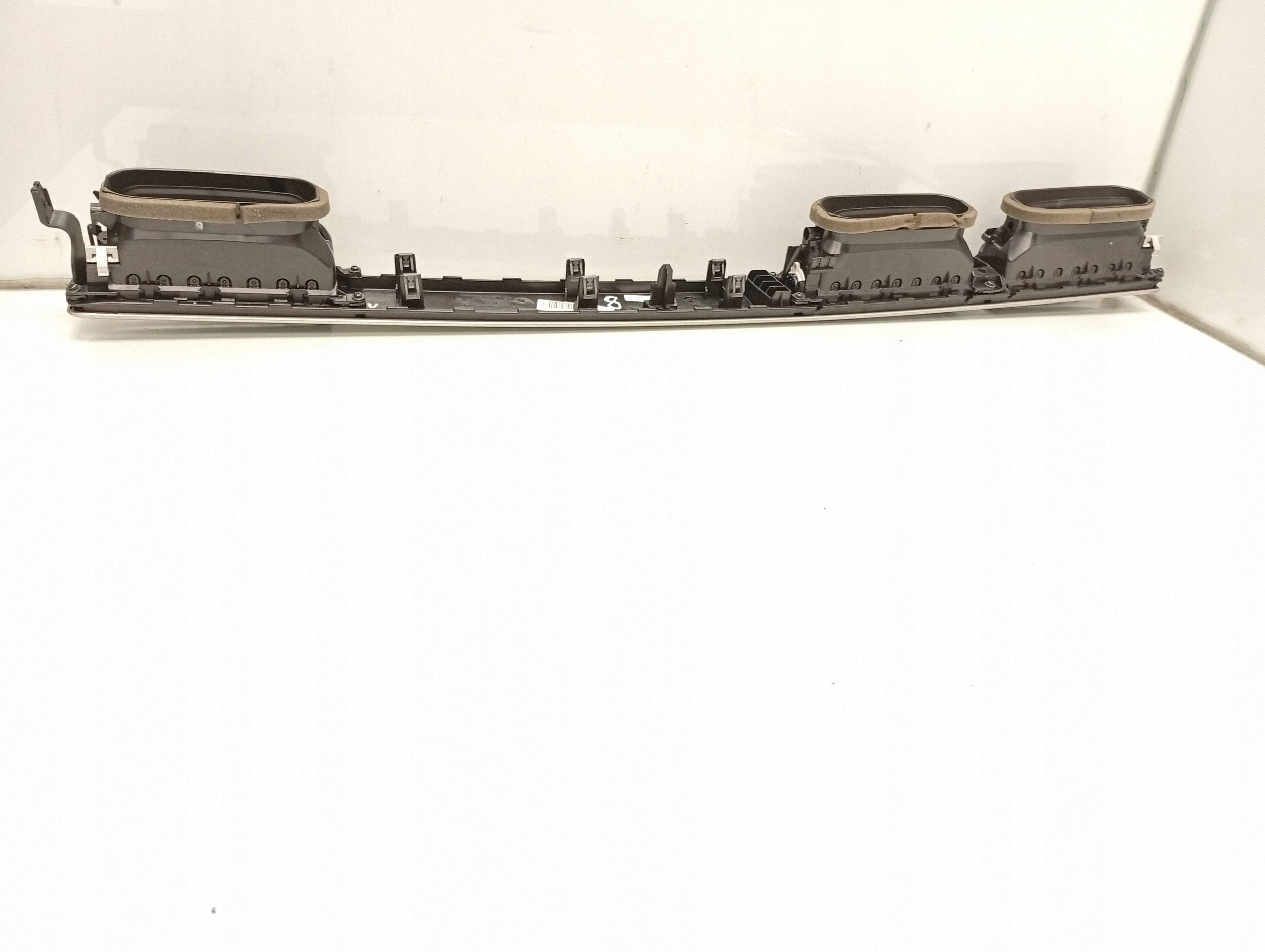 Volvo V70 2008 Dashboard Vent 30715144 Used image 7