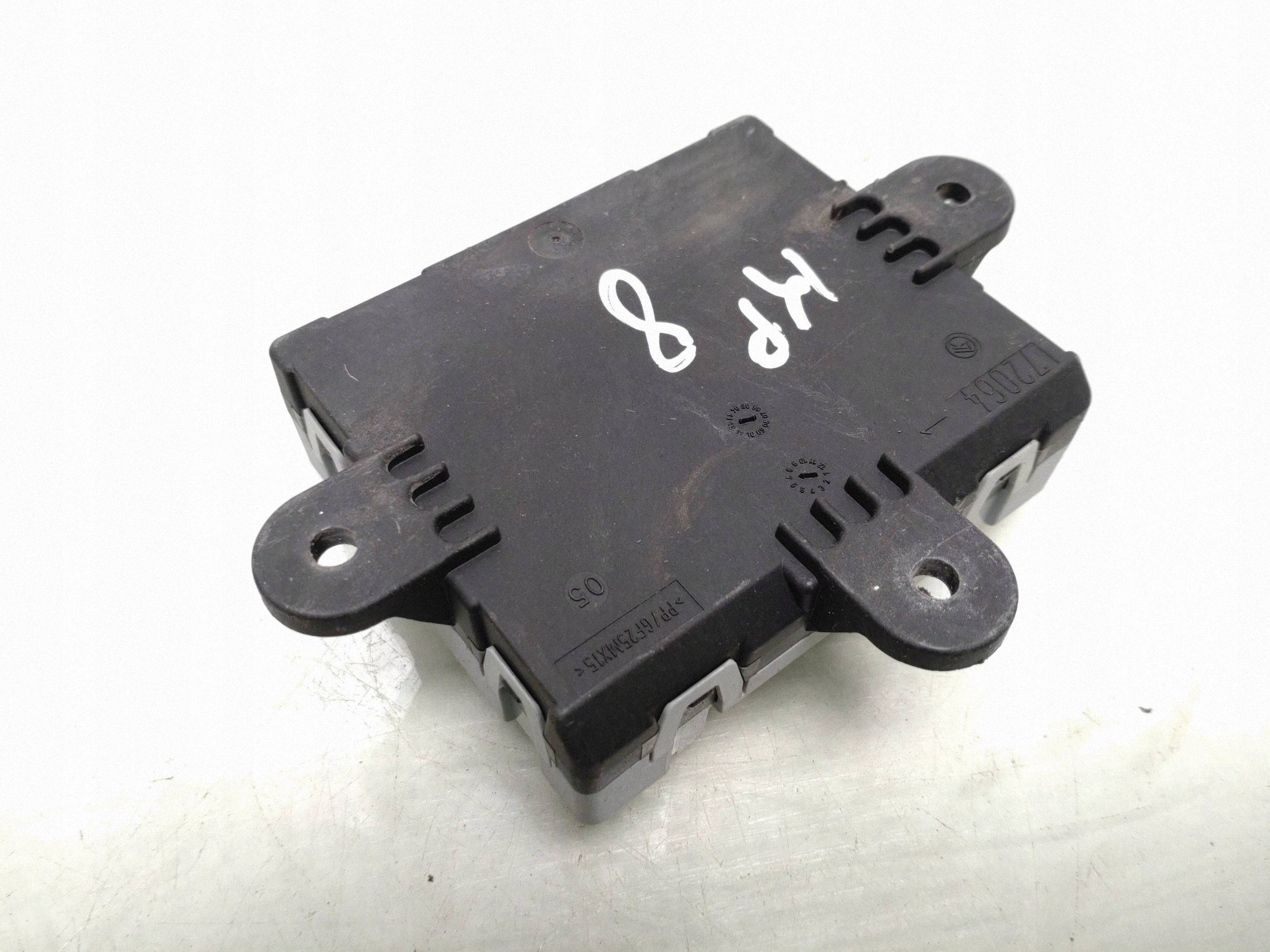 Volvo V70 2008 Module de porte 7G9T14B533KC image 5