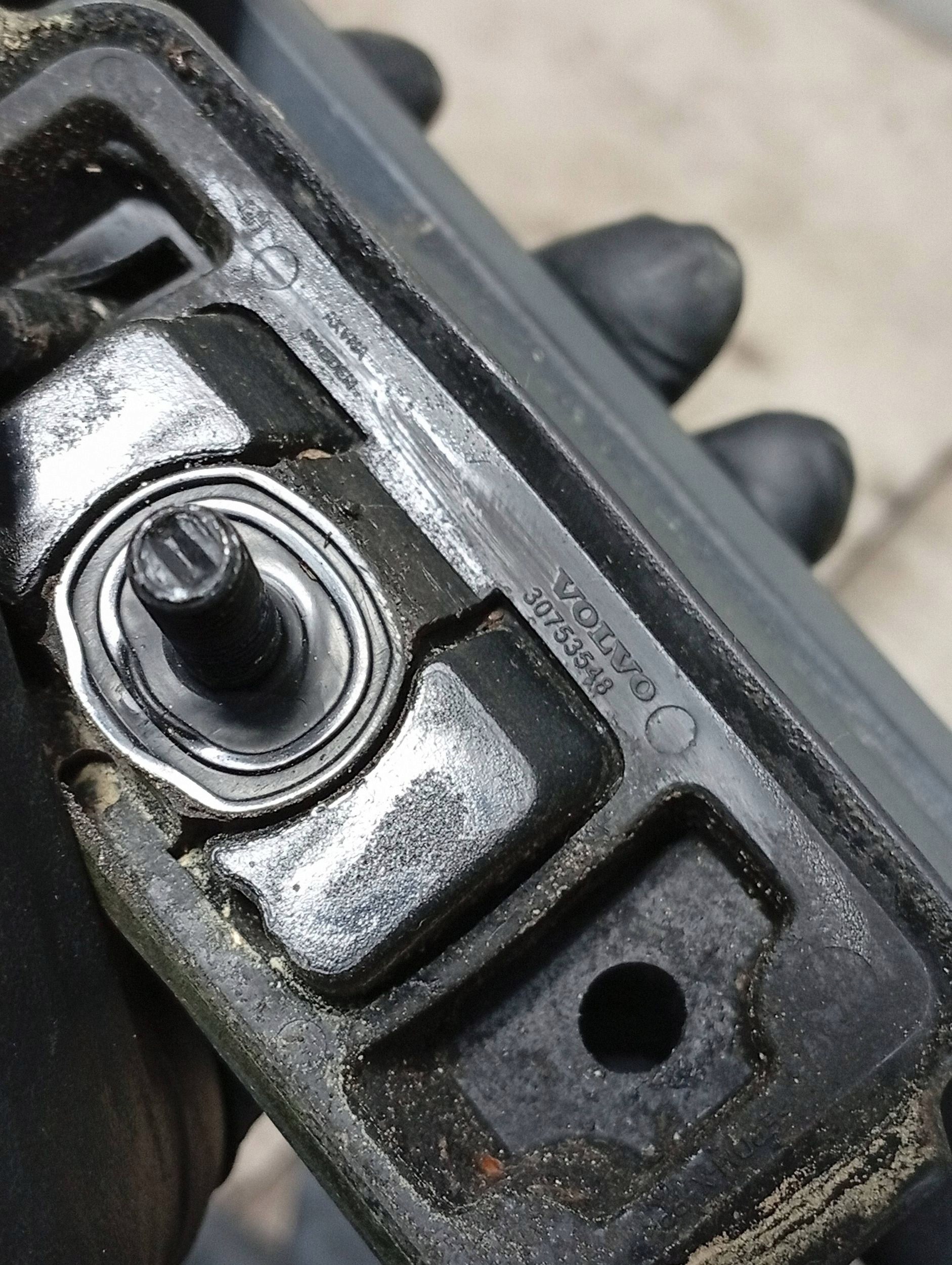 Volvo V70 2008 Barres de toit OEM 30753548 image 7