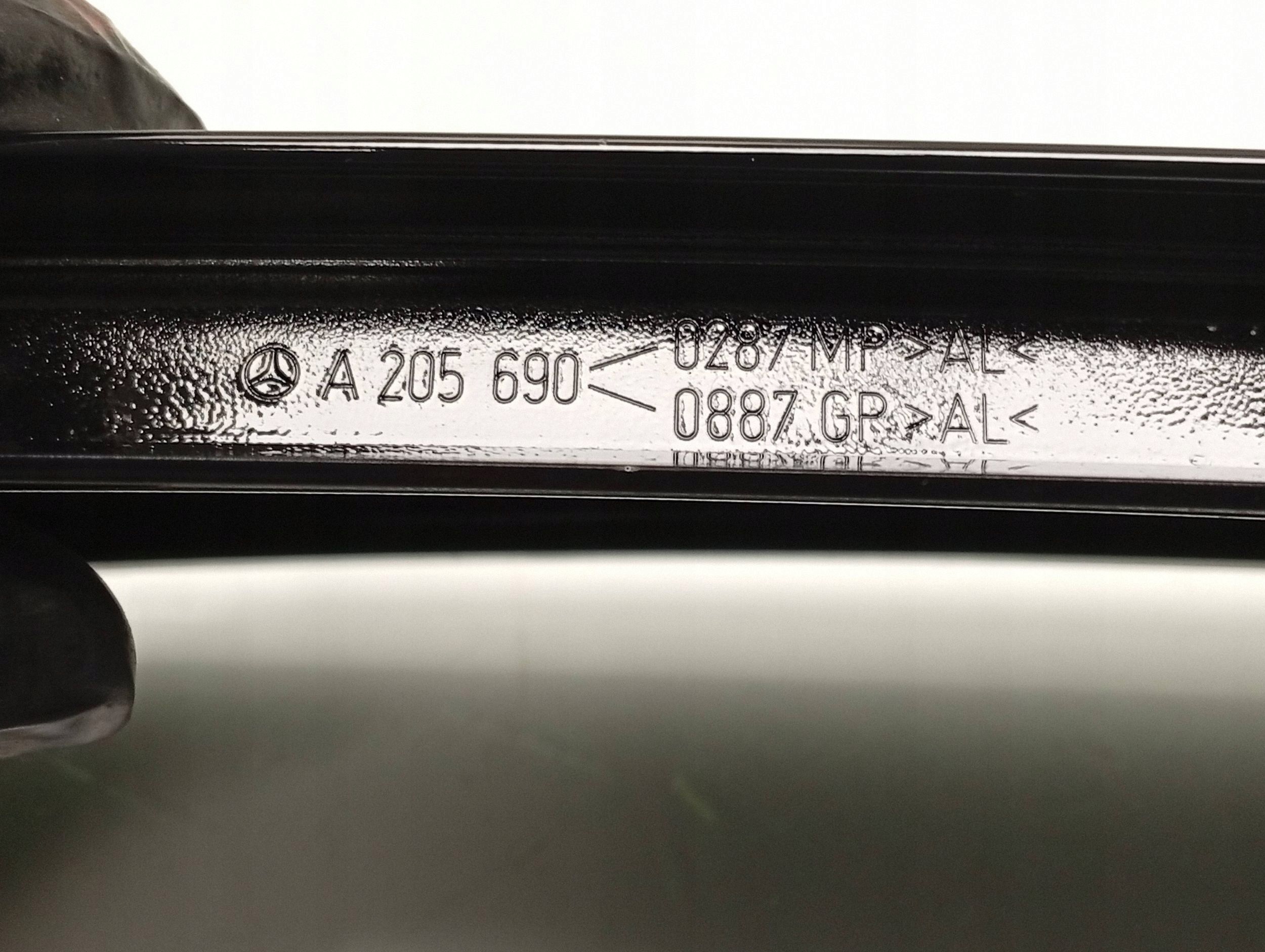 MERCEDES C-CLASS W205 RIGHT FRONT DOOR PILLAR TRIM A2056900287 image 6